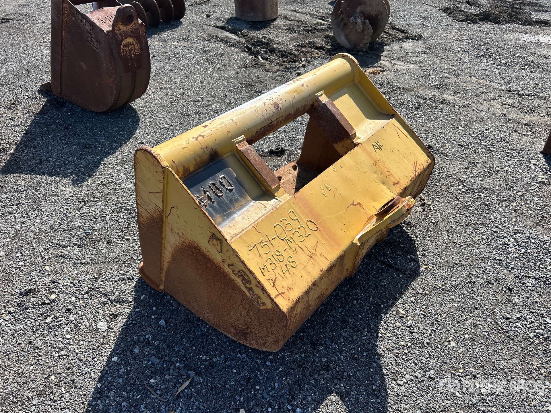 General Appearance with Foto, angolo posteriore sinistro