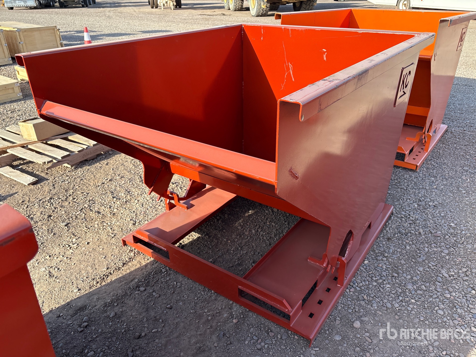 General Appearance with Bild, Ecke vorne links