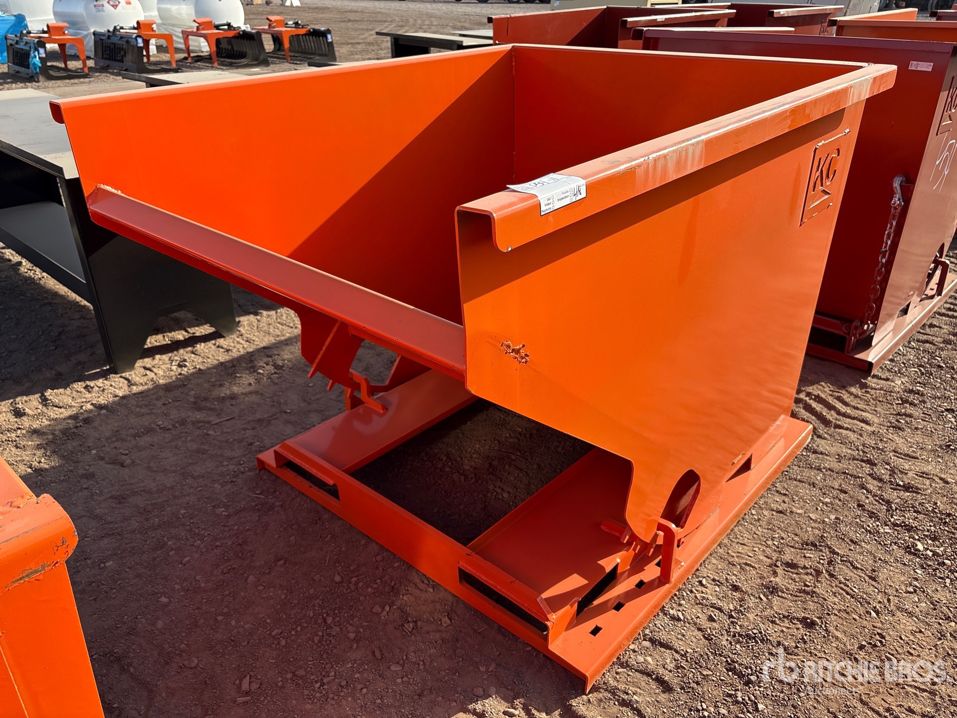 General Appearance with Bild, Ecke vorne links