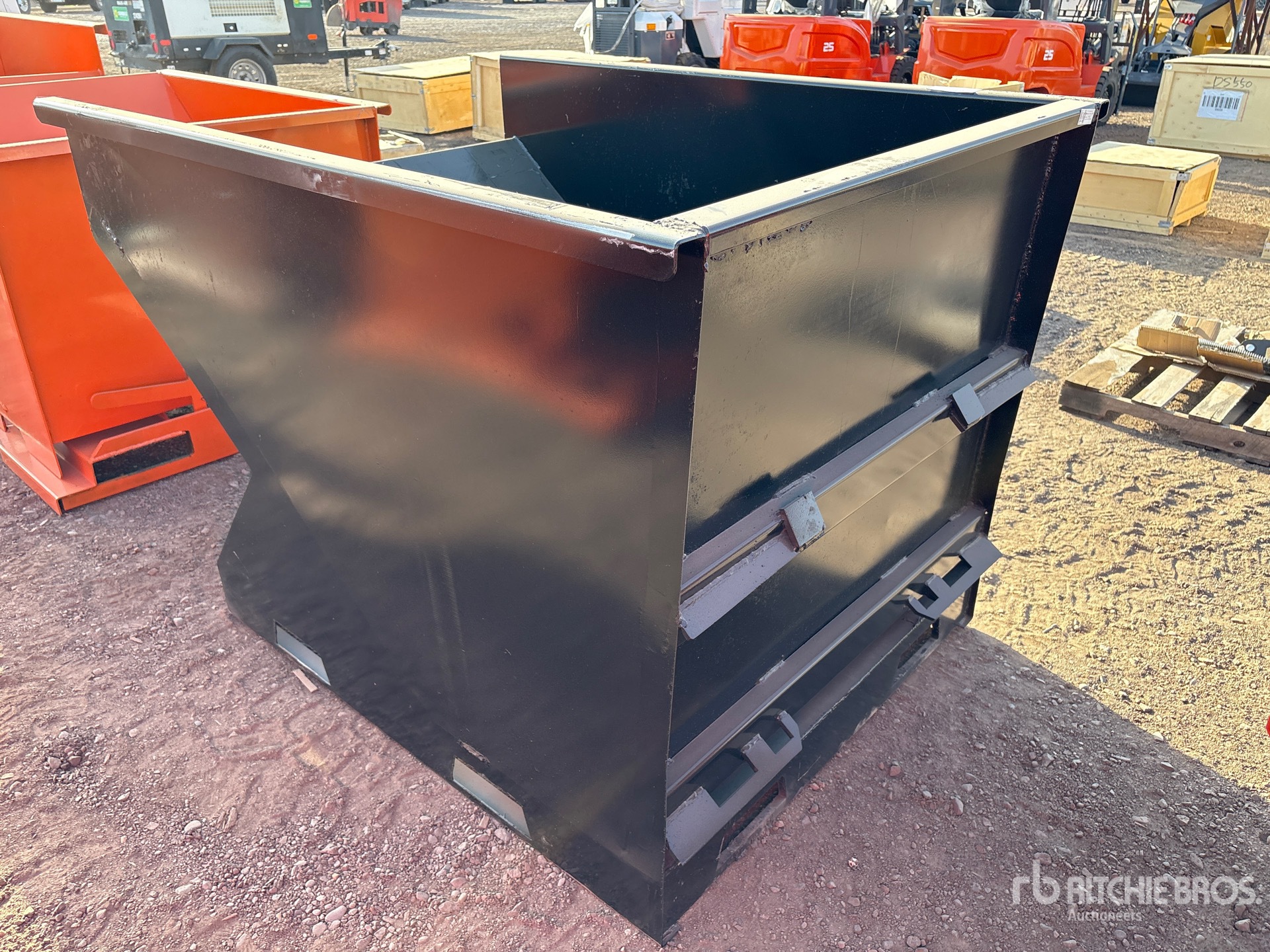 General Appearance with Bild, Ecke hinten links