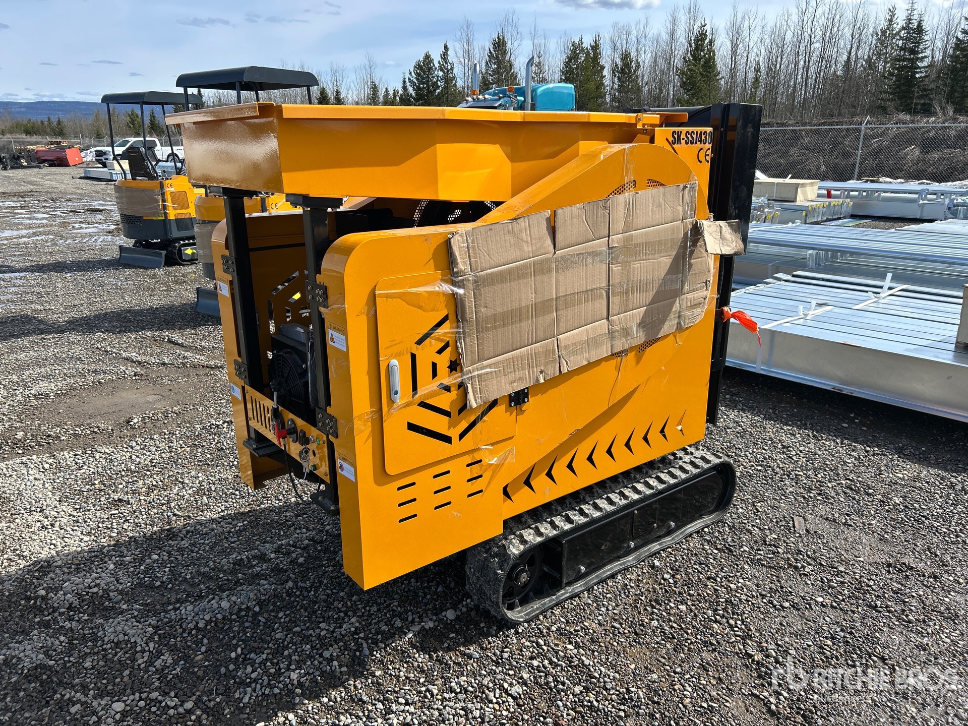 General Appearance with Bild, Ecke vorne links