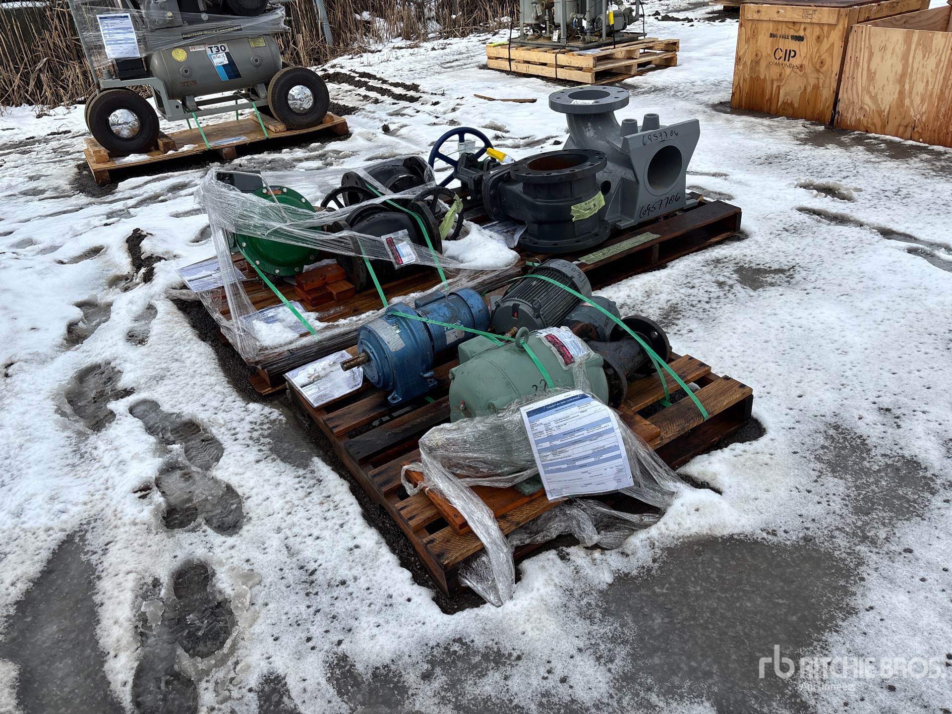 General Appearance with Bild, Ecke vorne rechts