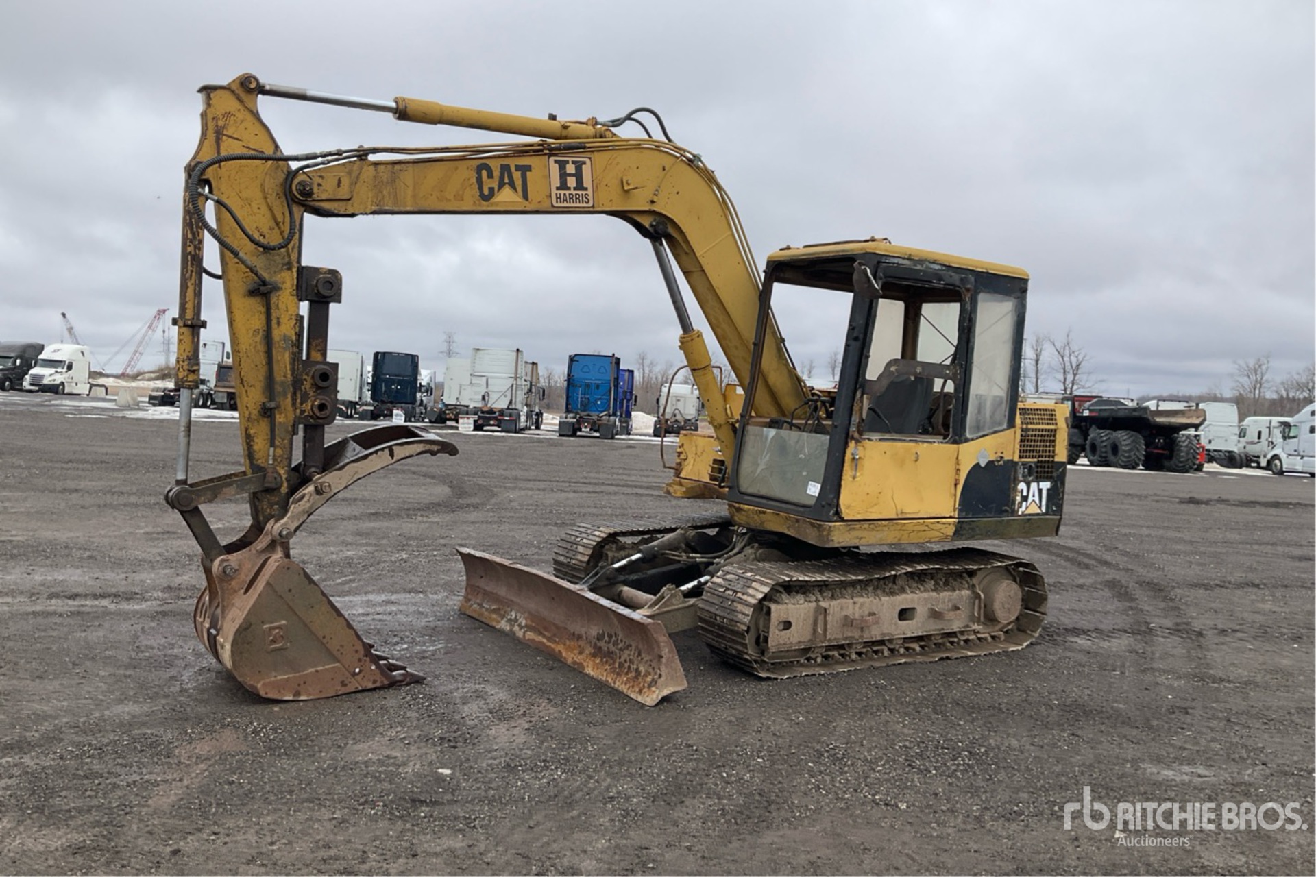 General Appearance with Picture, Left Front Corner