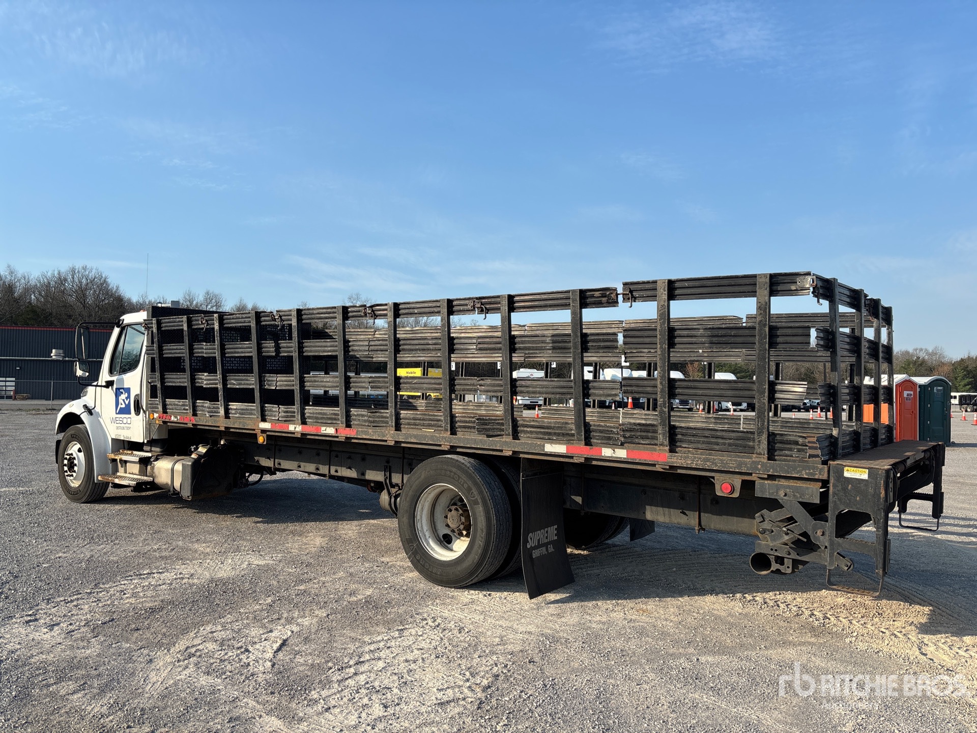 General Appearance with Foto, angolo posteriore sinistro