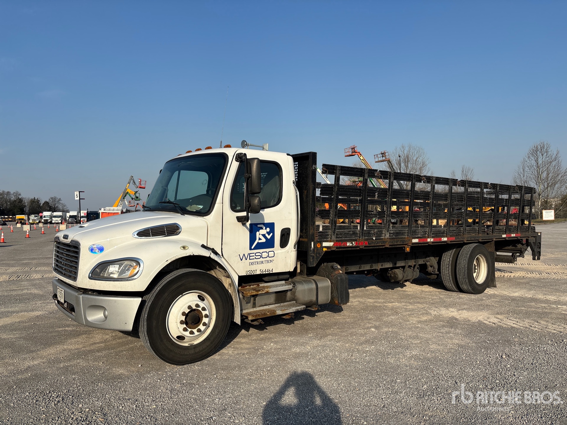 General Appearance with Foto, angolo anteriore sinistro