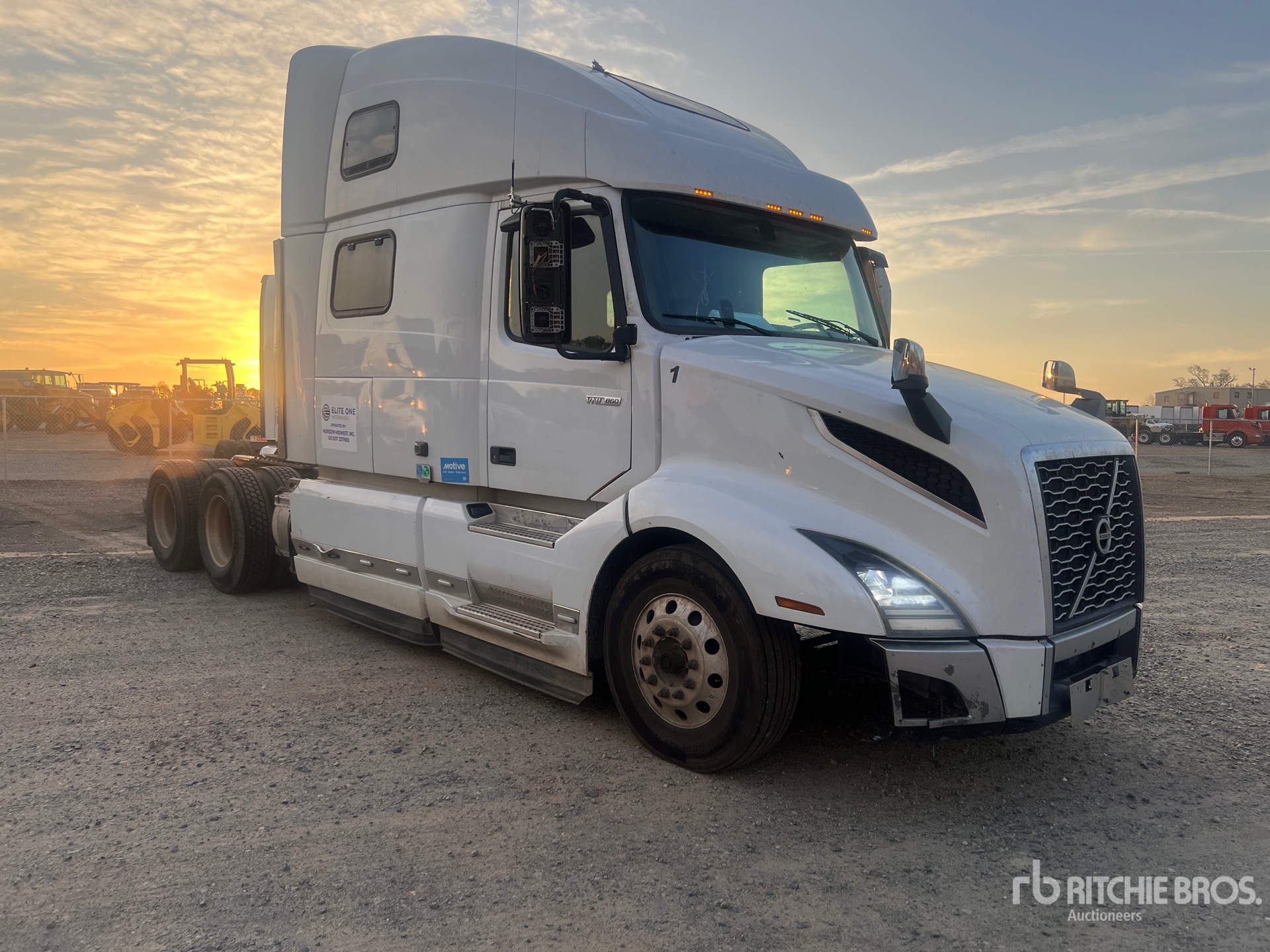 General Appearance with Picture, Right Front Corner