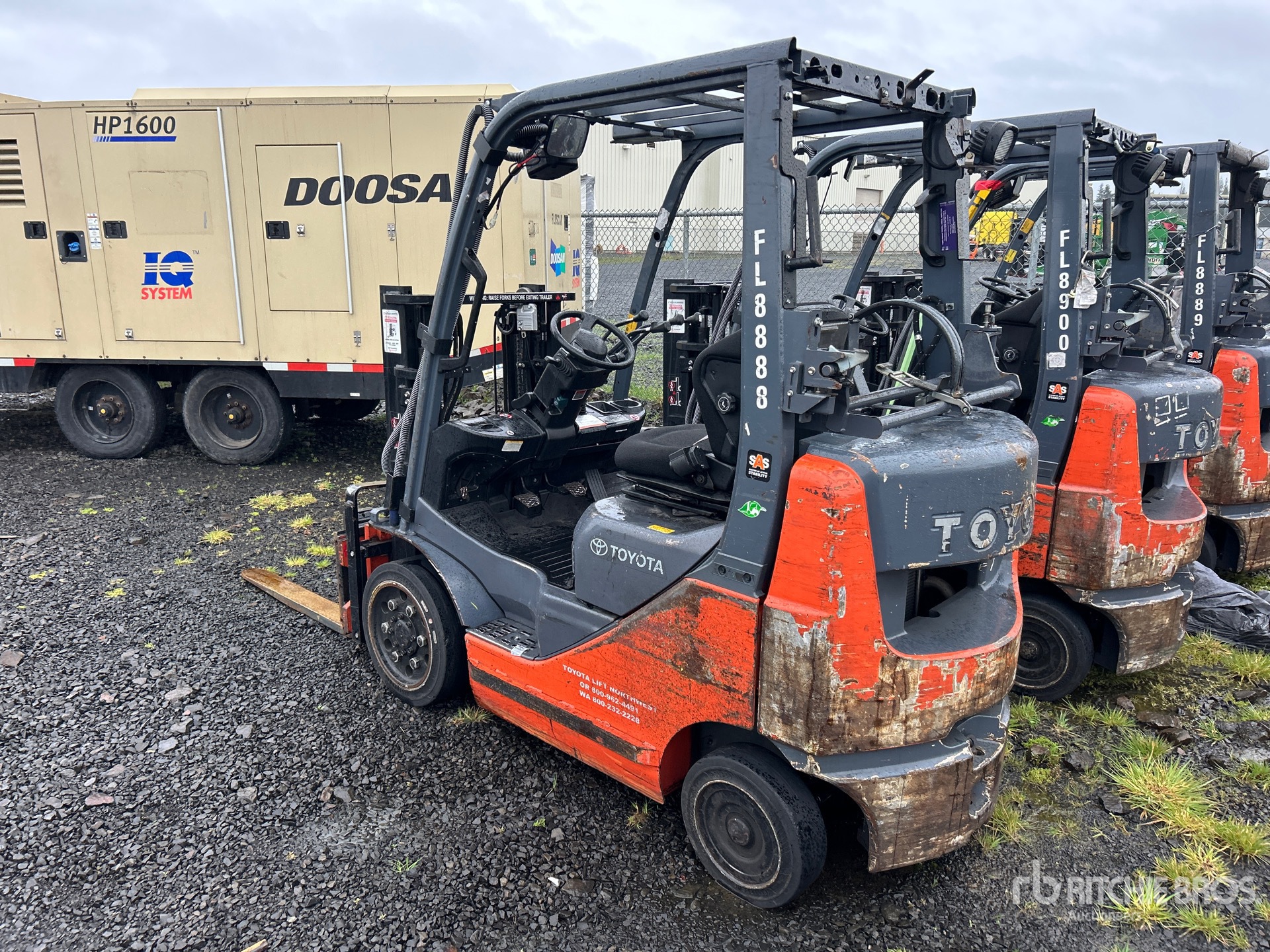 General Appearance with Picture, Left Rear Corner