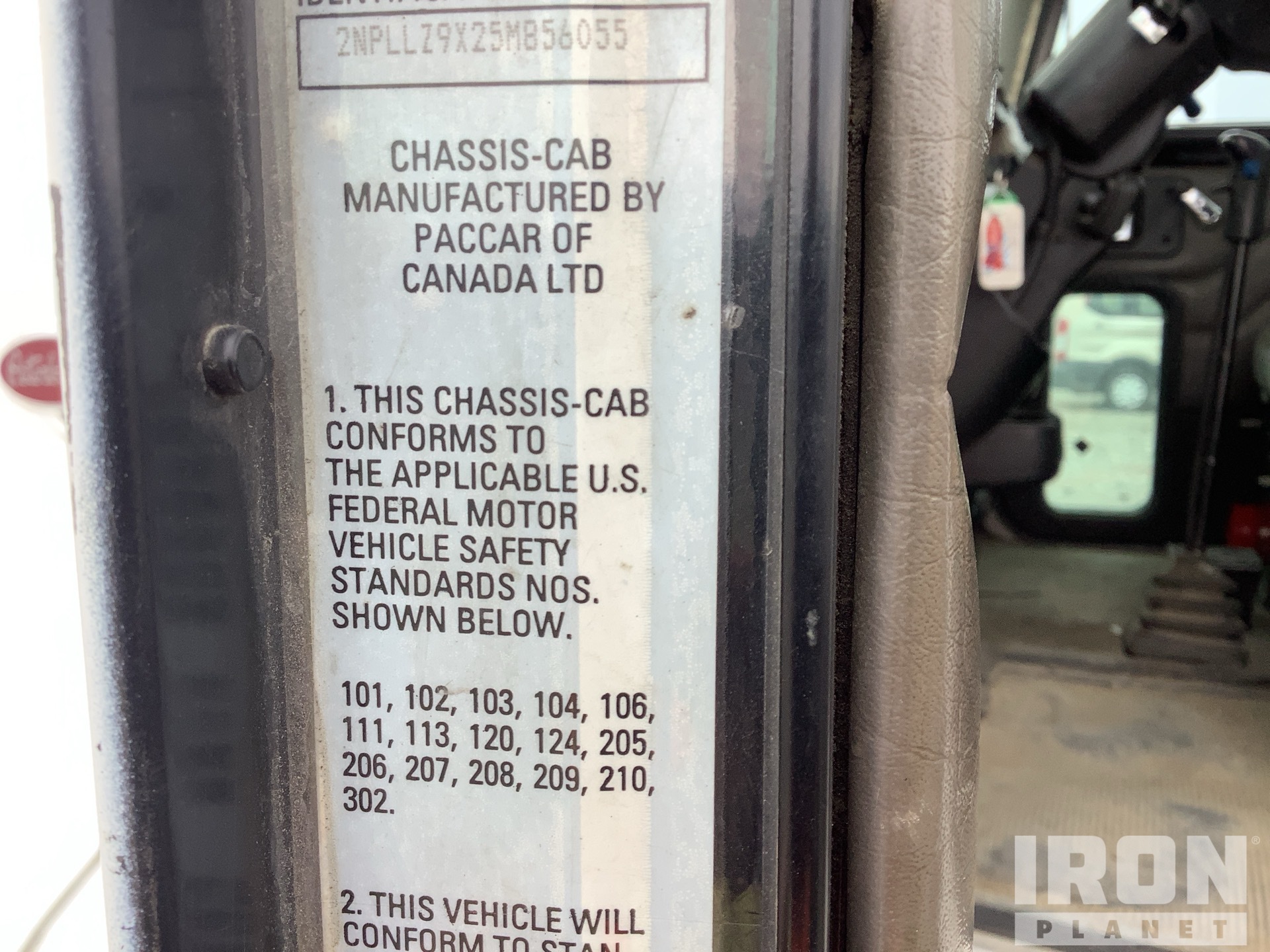 2005 Peterbilt 335
