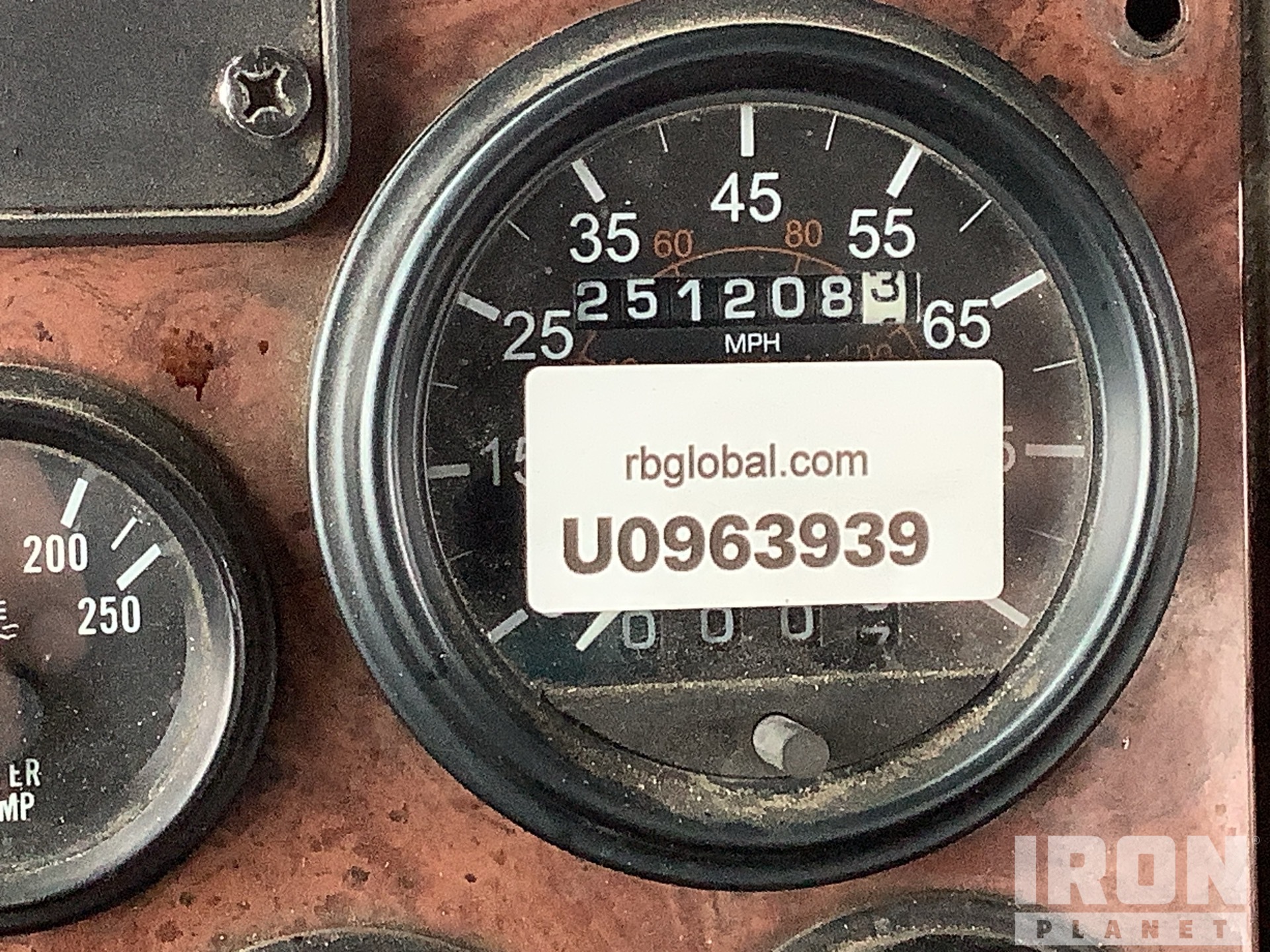 2005 Peterbilt 335