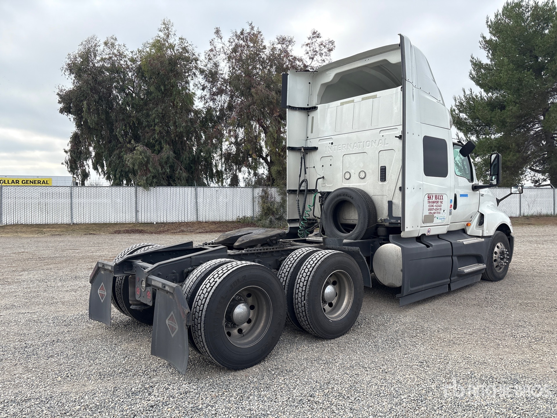 General Appearance with Zdjęcie, prawy dolny róg