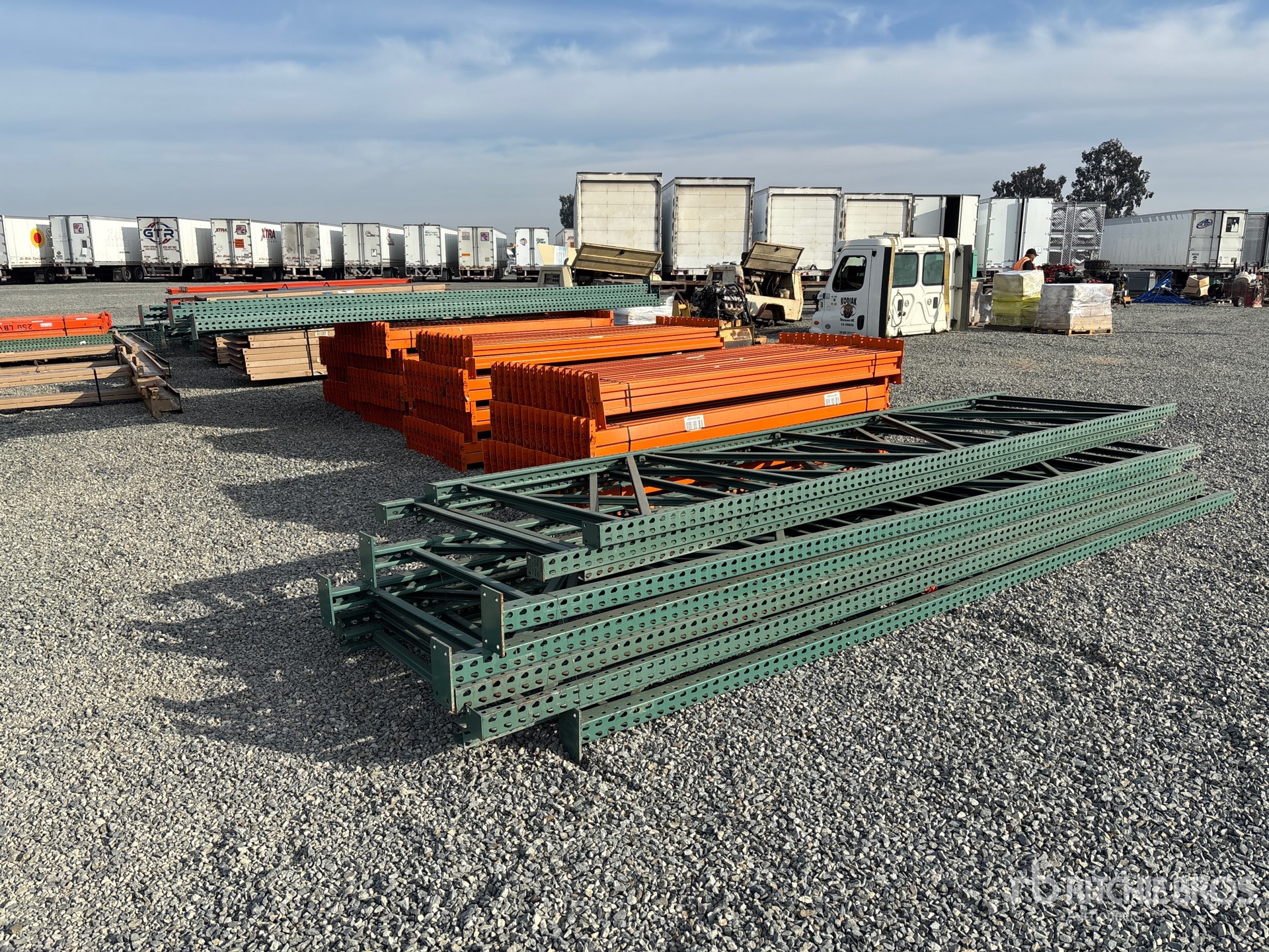 General Appearance with Bild, Ecke vorne rechts