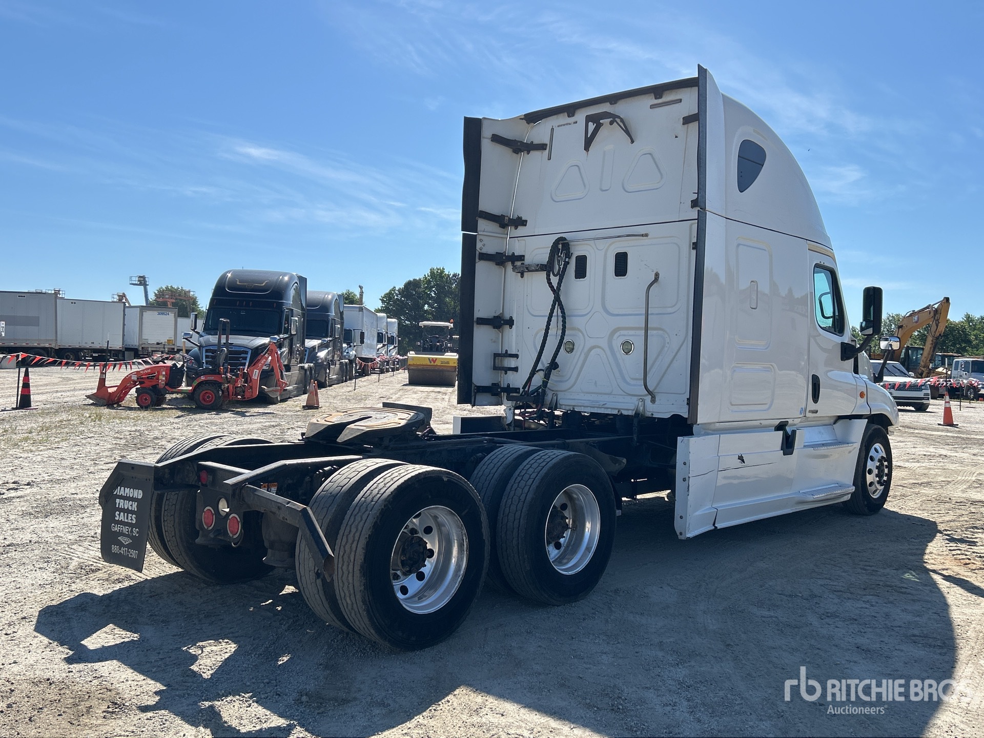 2014 Freightliner CASCADIA 113