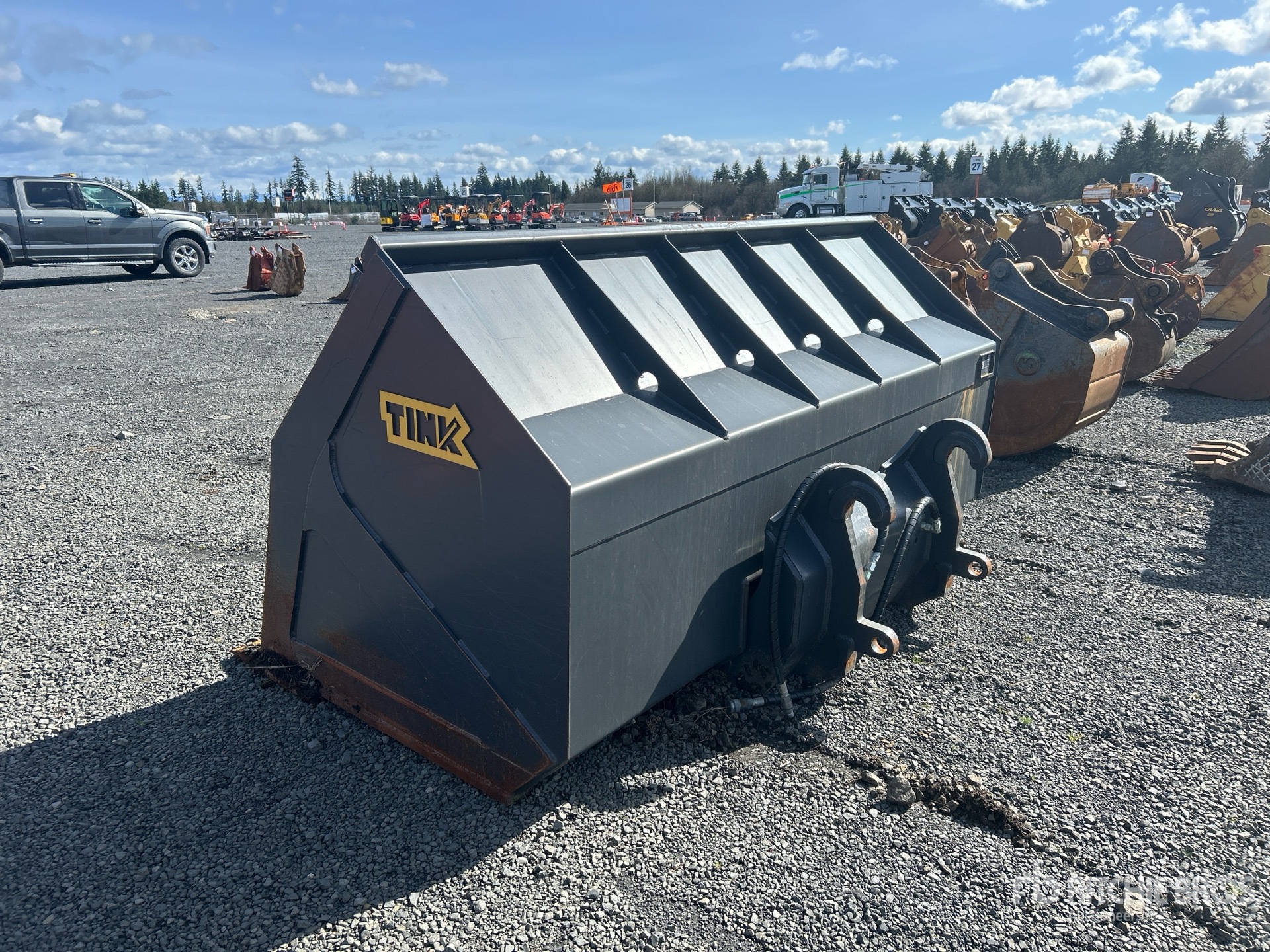 General Appearance with Bild, Ecke hinten links