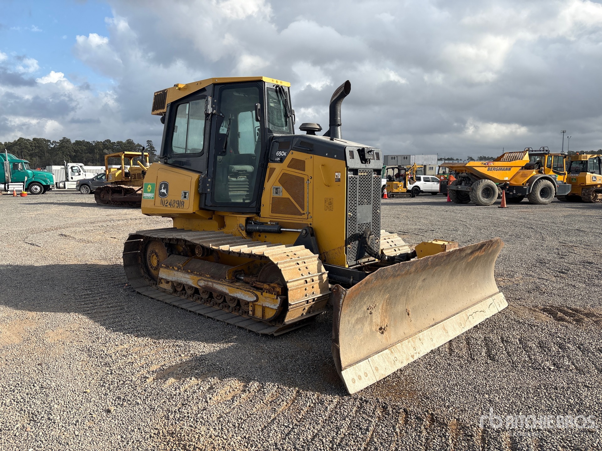 General Appearance with Foto, angolo anteriore destro