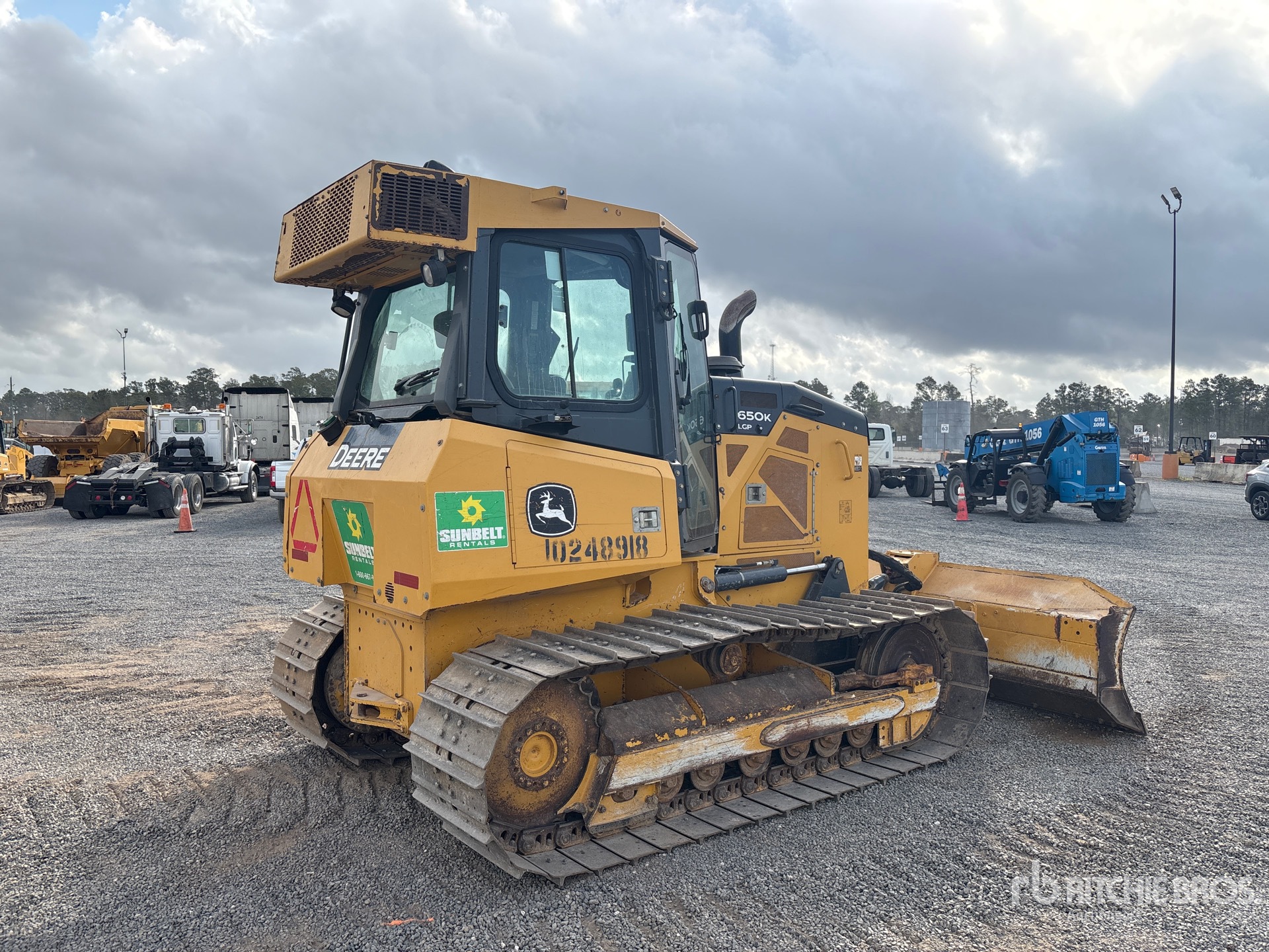 General Appearance with Foto, angolo anteriore sinistro