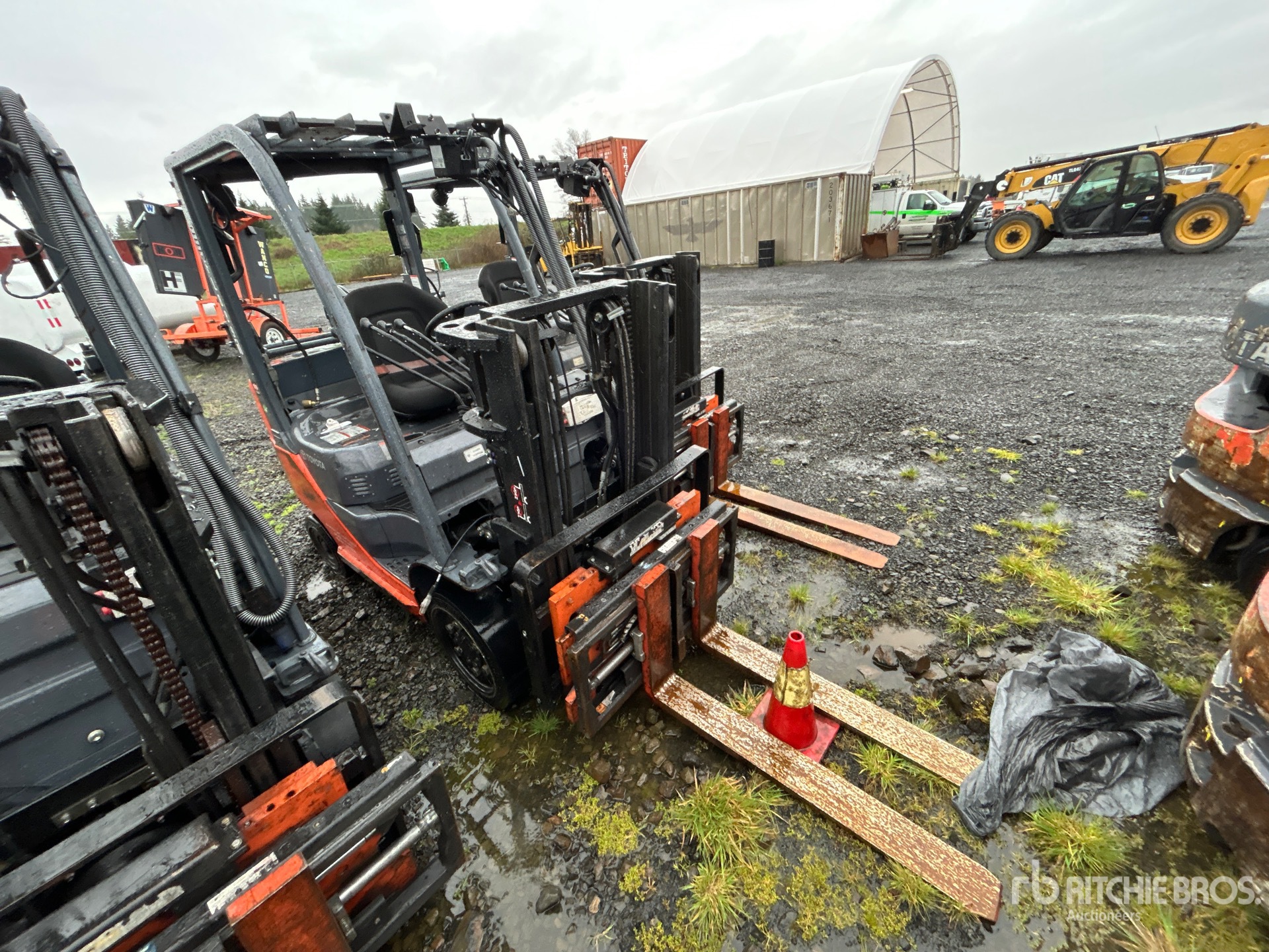 General Appearance with Picture, Right Front Corner