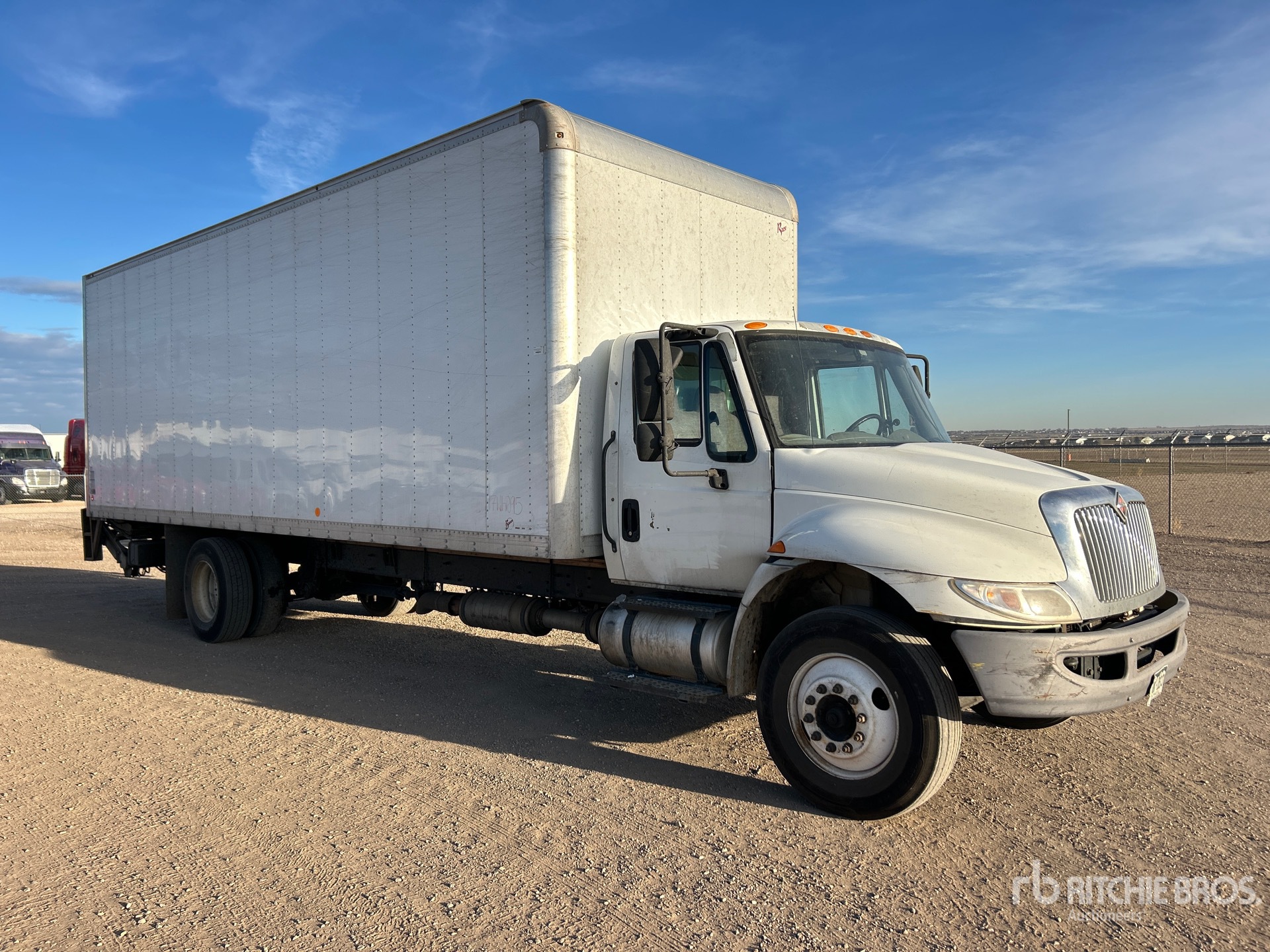 General Appearance with Bild, Ecke vorne rechts