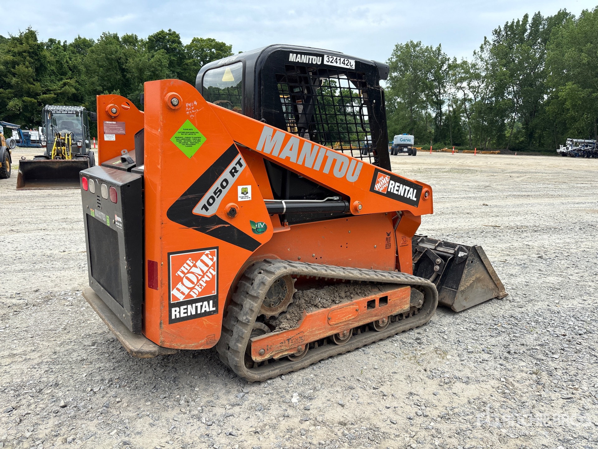 General Appearance with Picture, Right Rear Corner