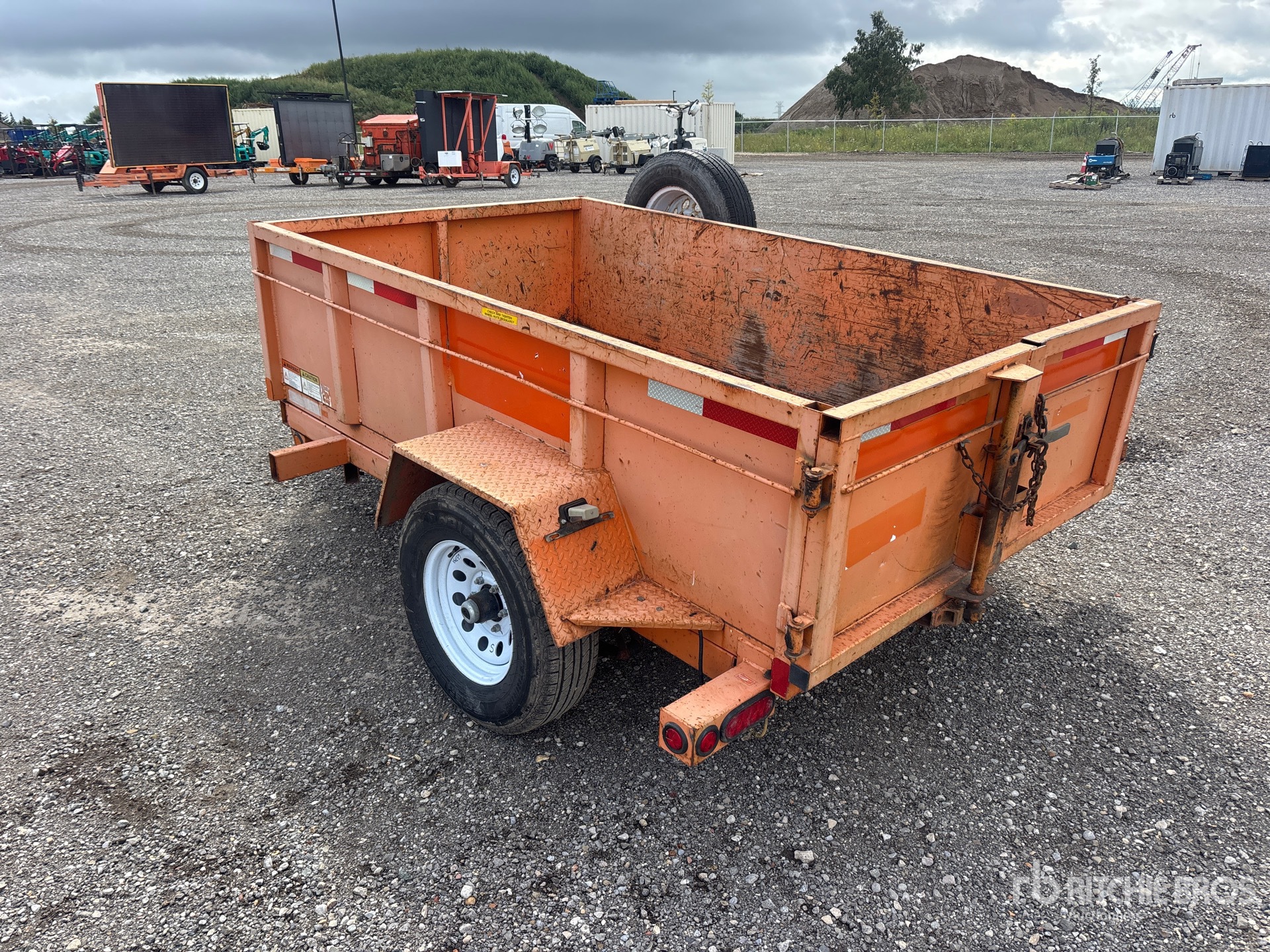 General Appearance with Picture, Left Rear Corner