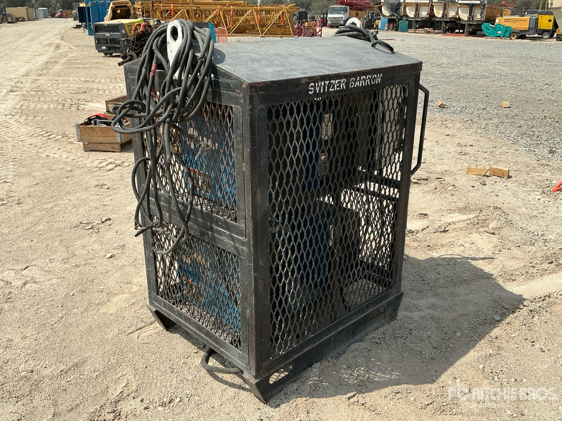 Aspect général with Image, coin arrière droit