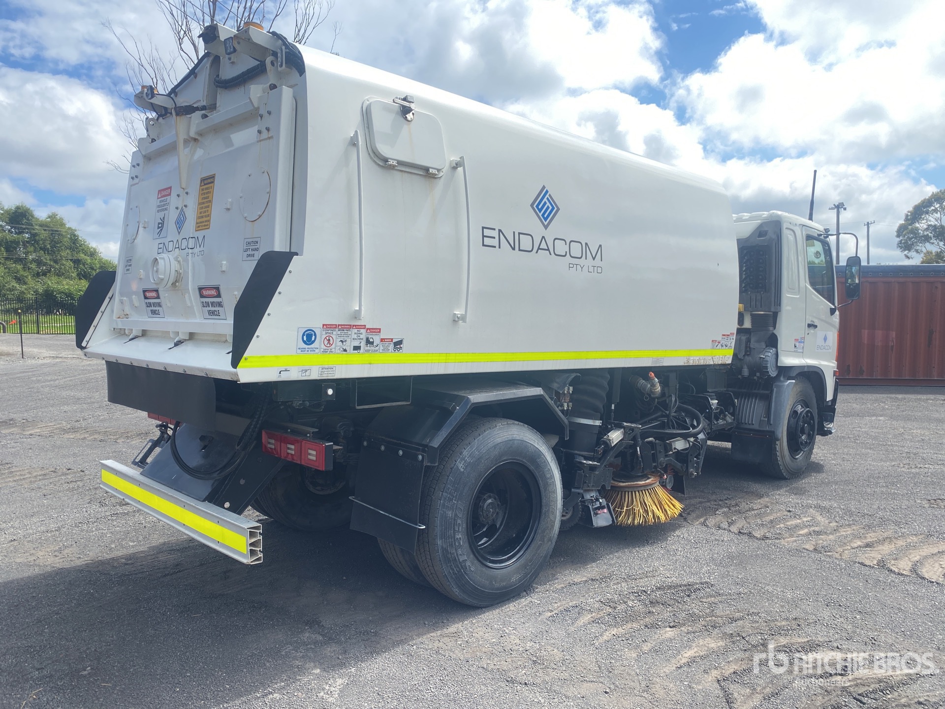 General Appearance with Picture, Left Rear Corner