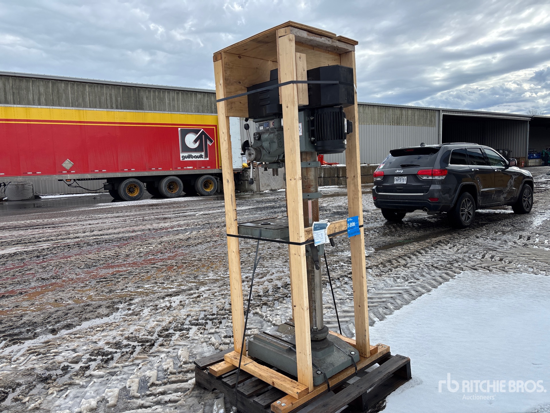 General Appearance with Bild, Ecke hinten links