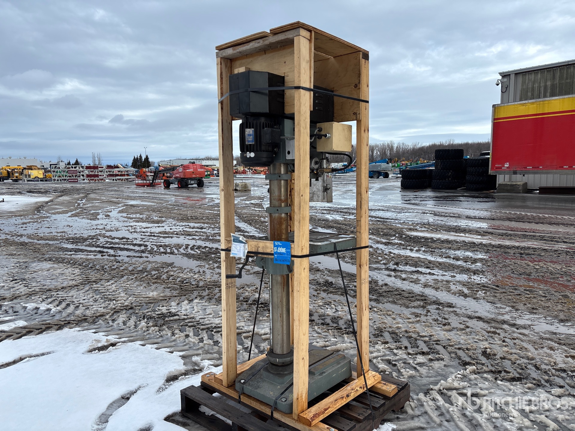 General Appearance with Bild, Ecke hinten rechts