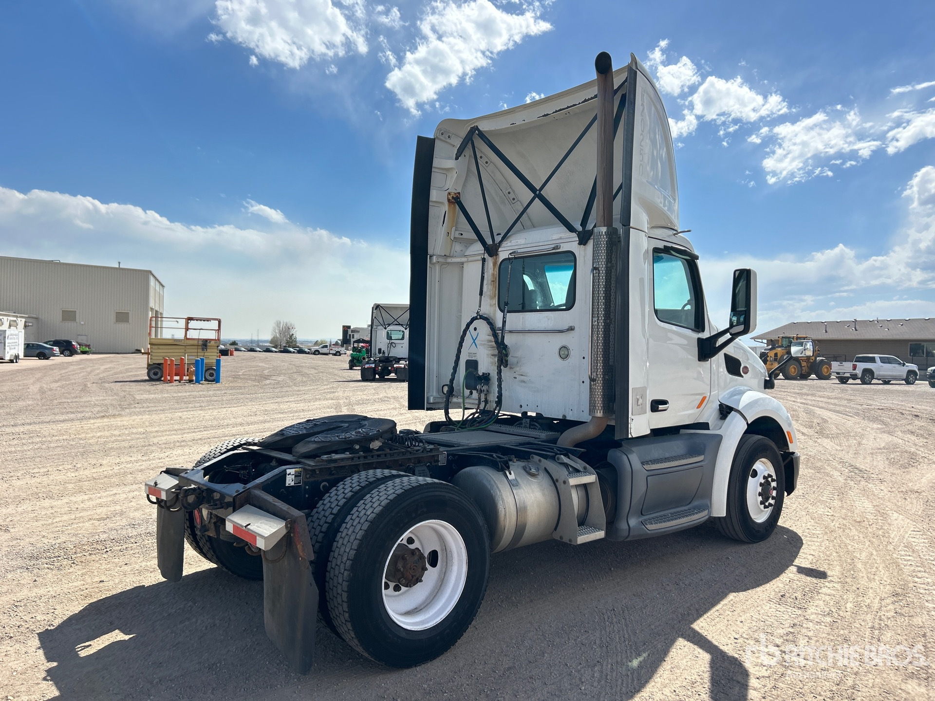 General Appearance with Imagen: esquina trasera derecha