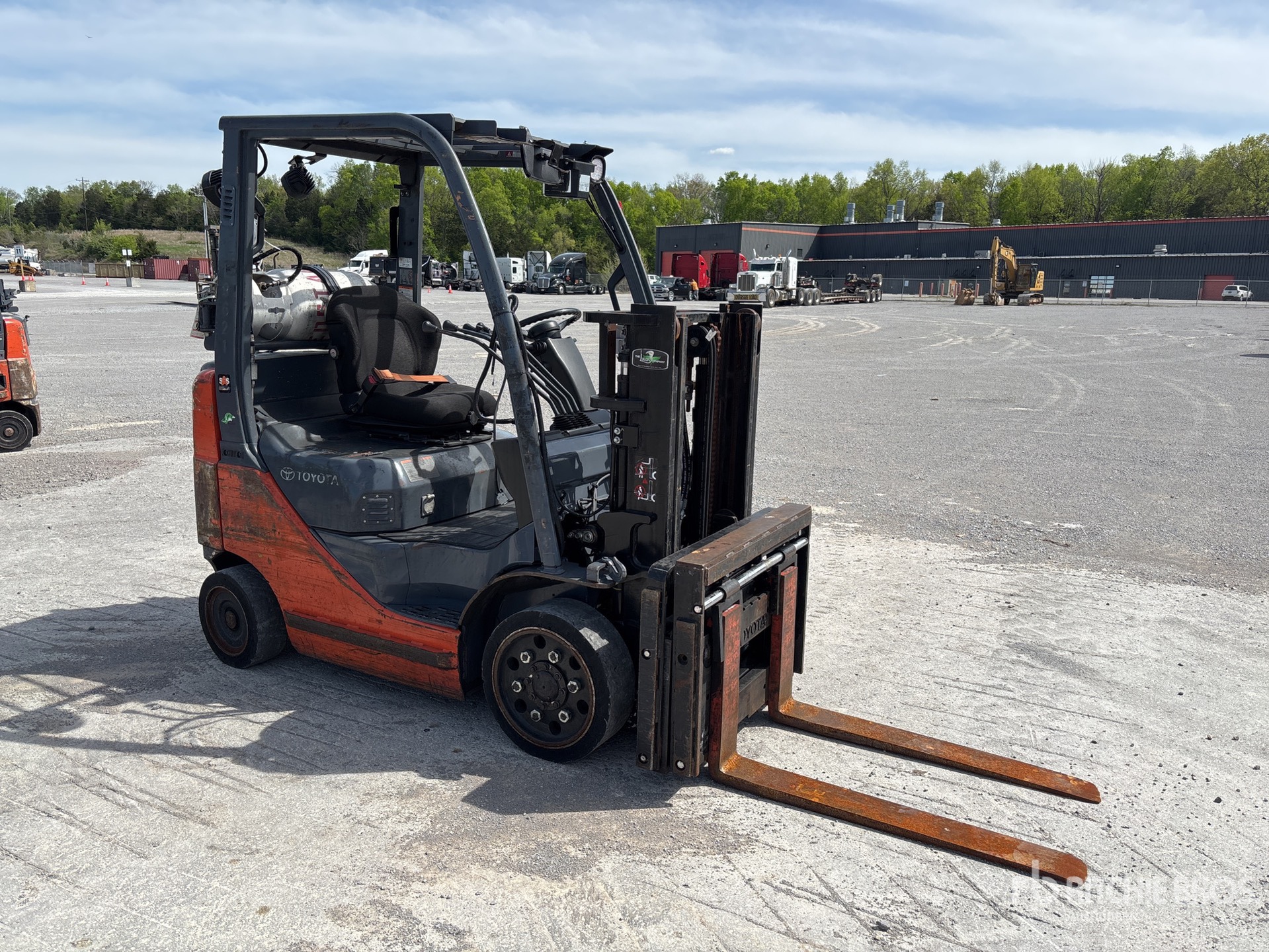 General Appearance with Picture, Right Front Corner