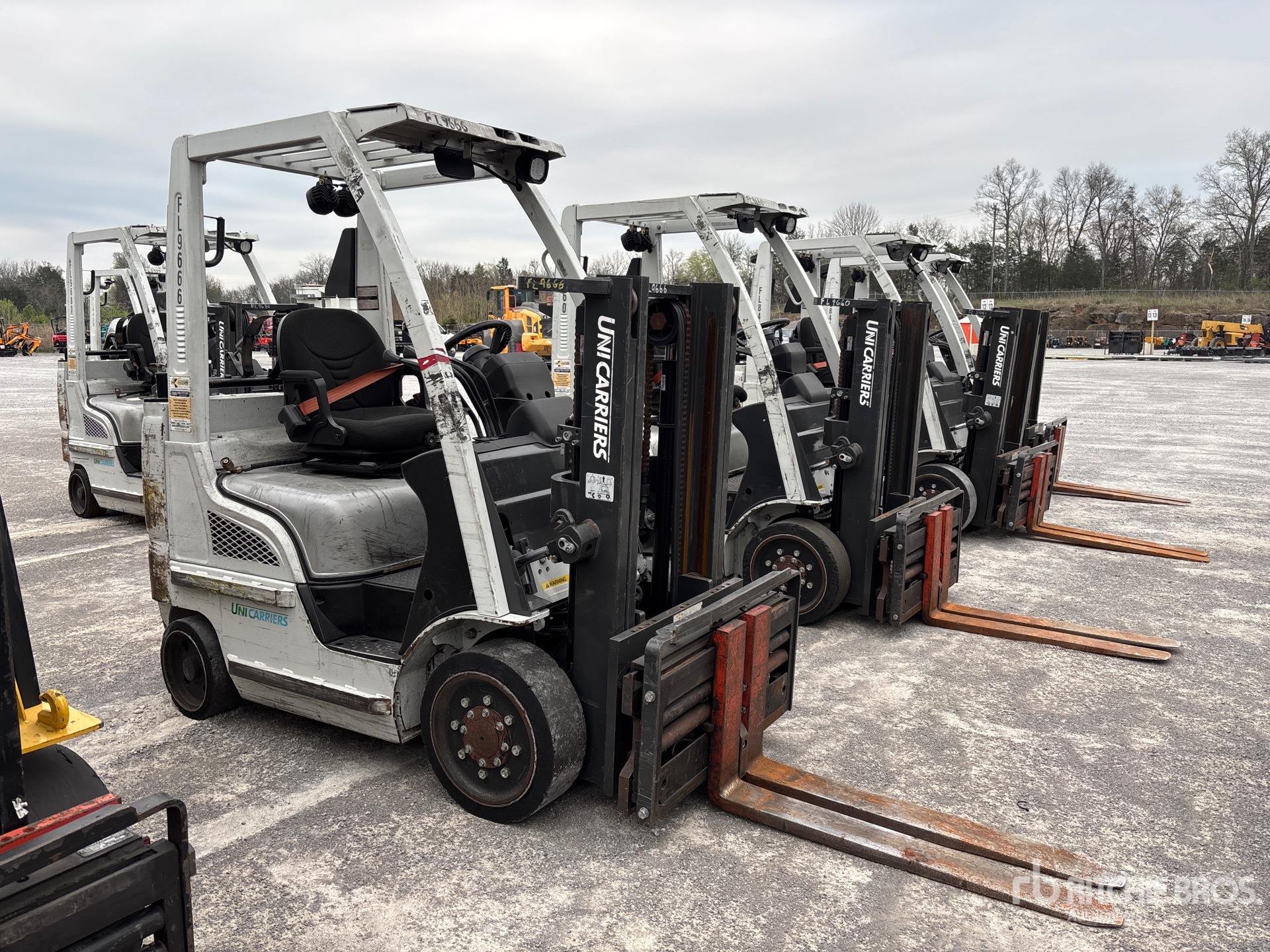 General Appearance with Image, coin avant droit