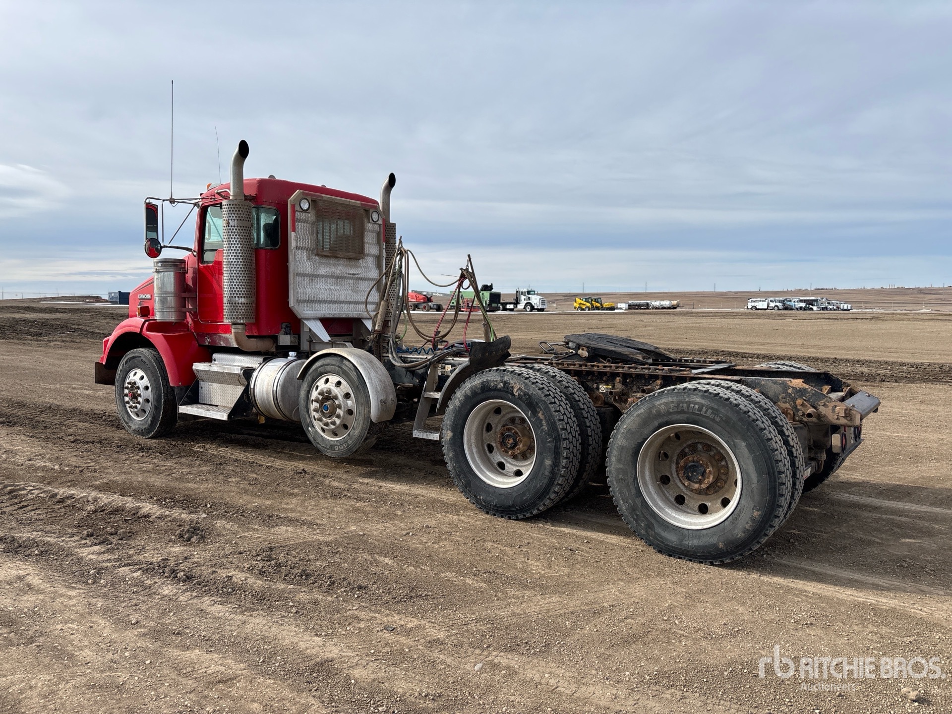 General Appearance with Foto, angolo posteriore sinistro