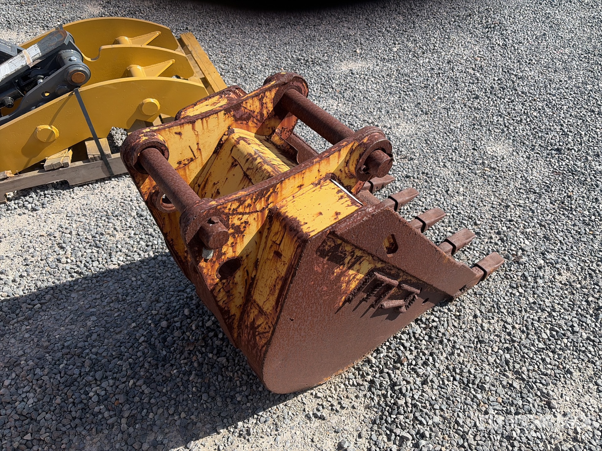 General Appearance with Foto, angolo anteriore sinistro