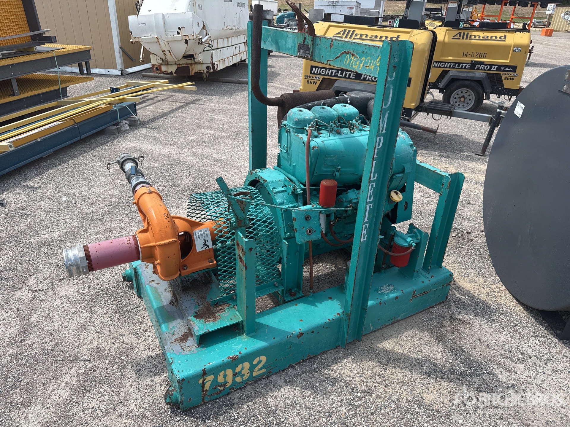 General Appearance with Bild, Ecke vorne rechts