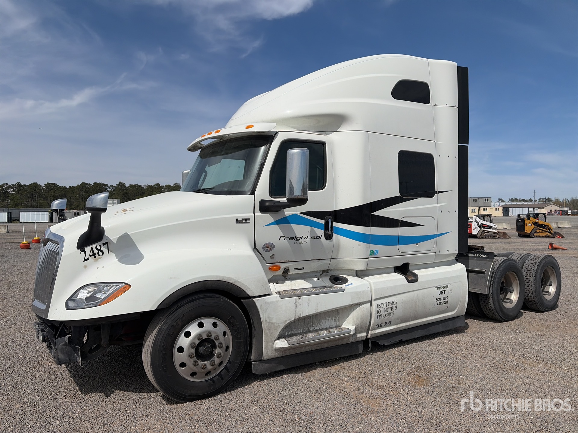 General Appearance with Foto, angolo anteriore sinistro