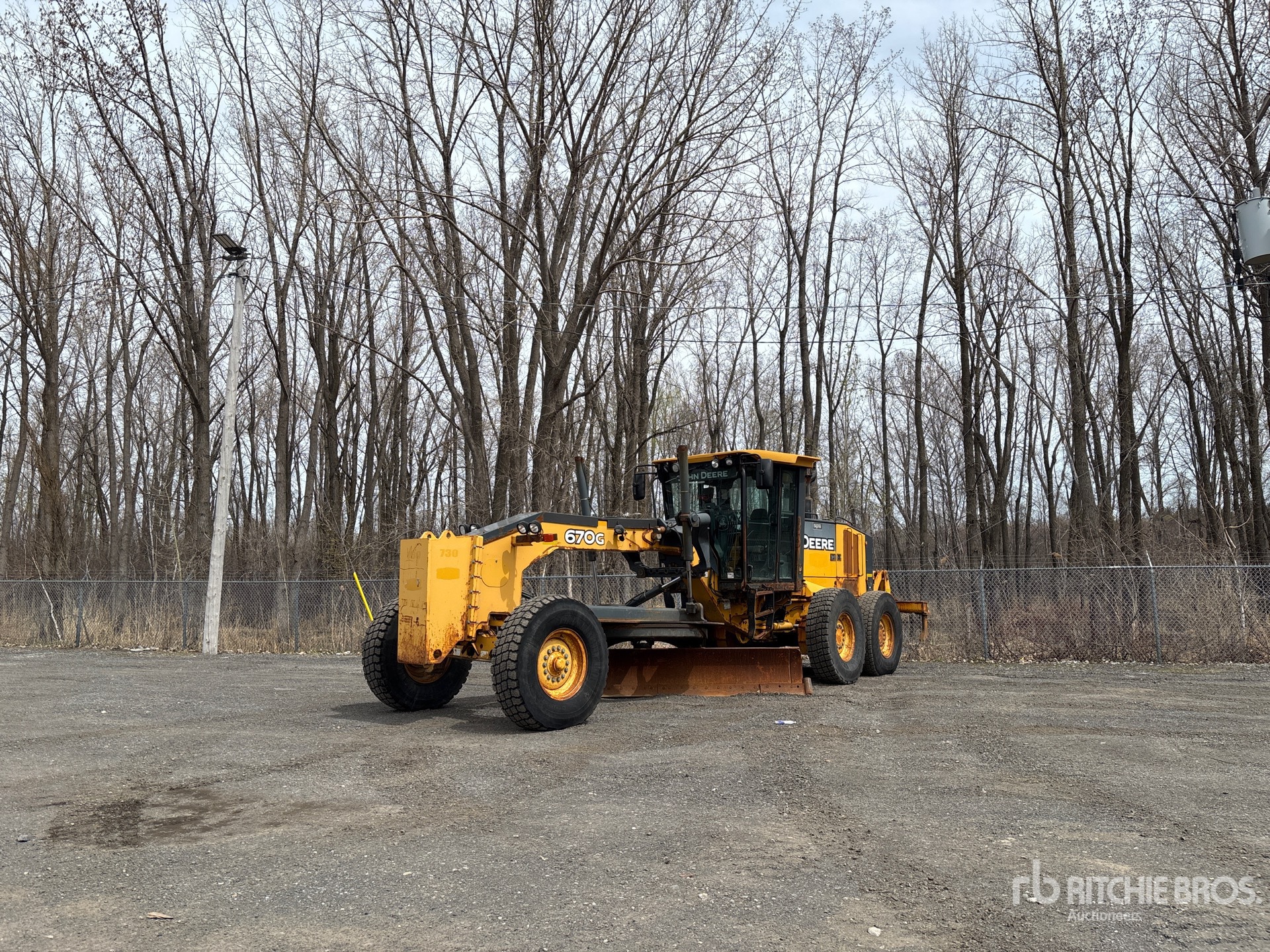 2013 John Deere 670G