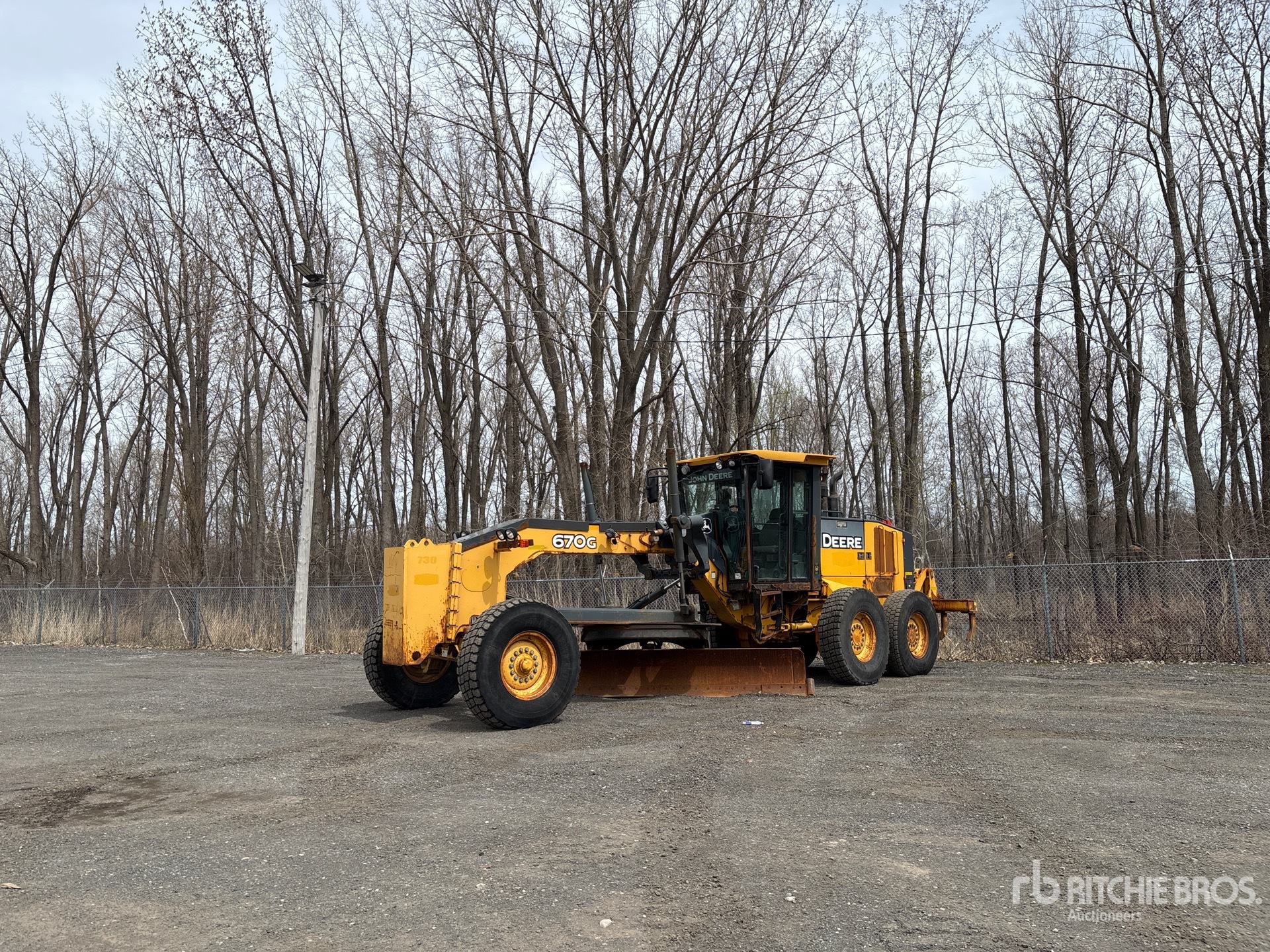 2013 John Deere 670G