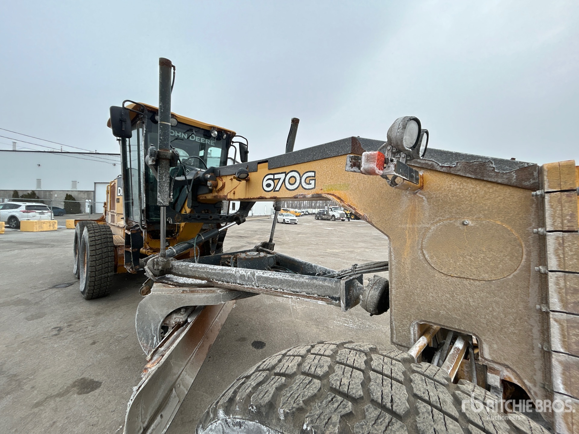2013 John Deere 670G