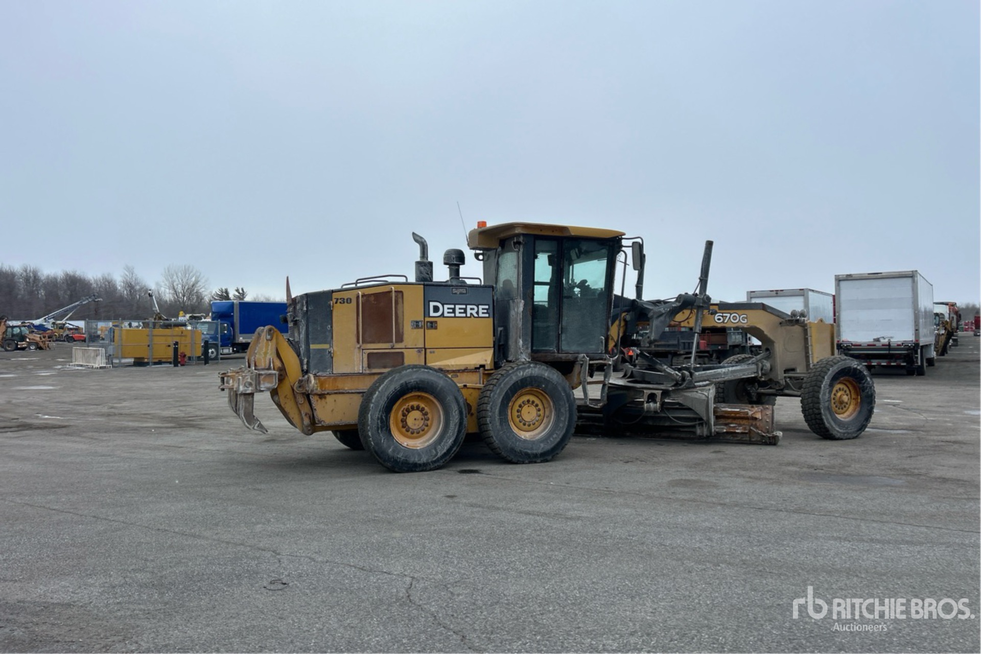 2013 John Deere 670G