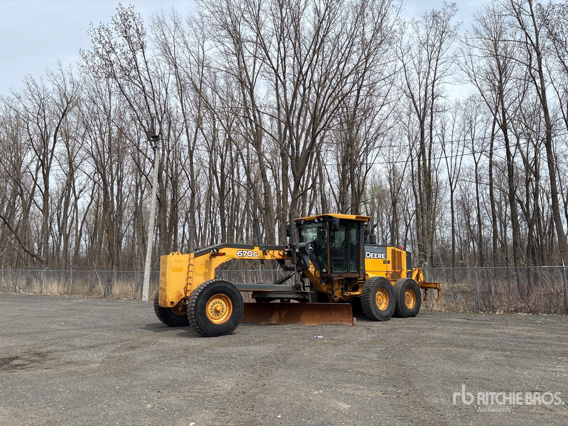 2013 John Deere 670G