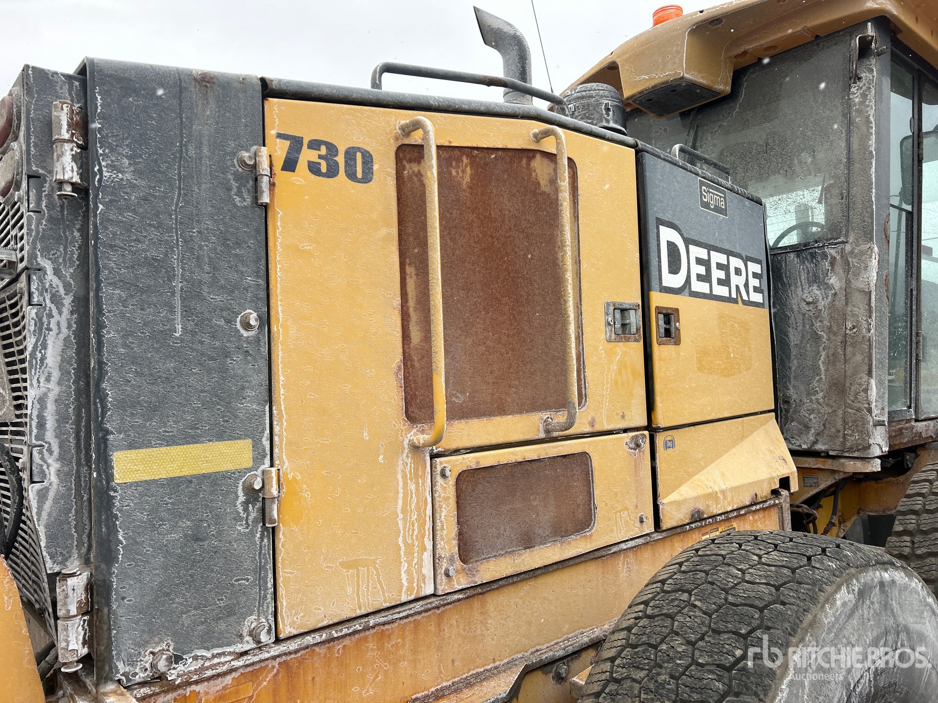 2013 John Deere 670G