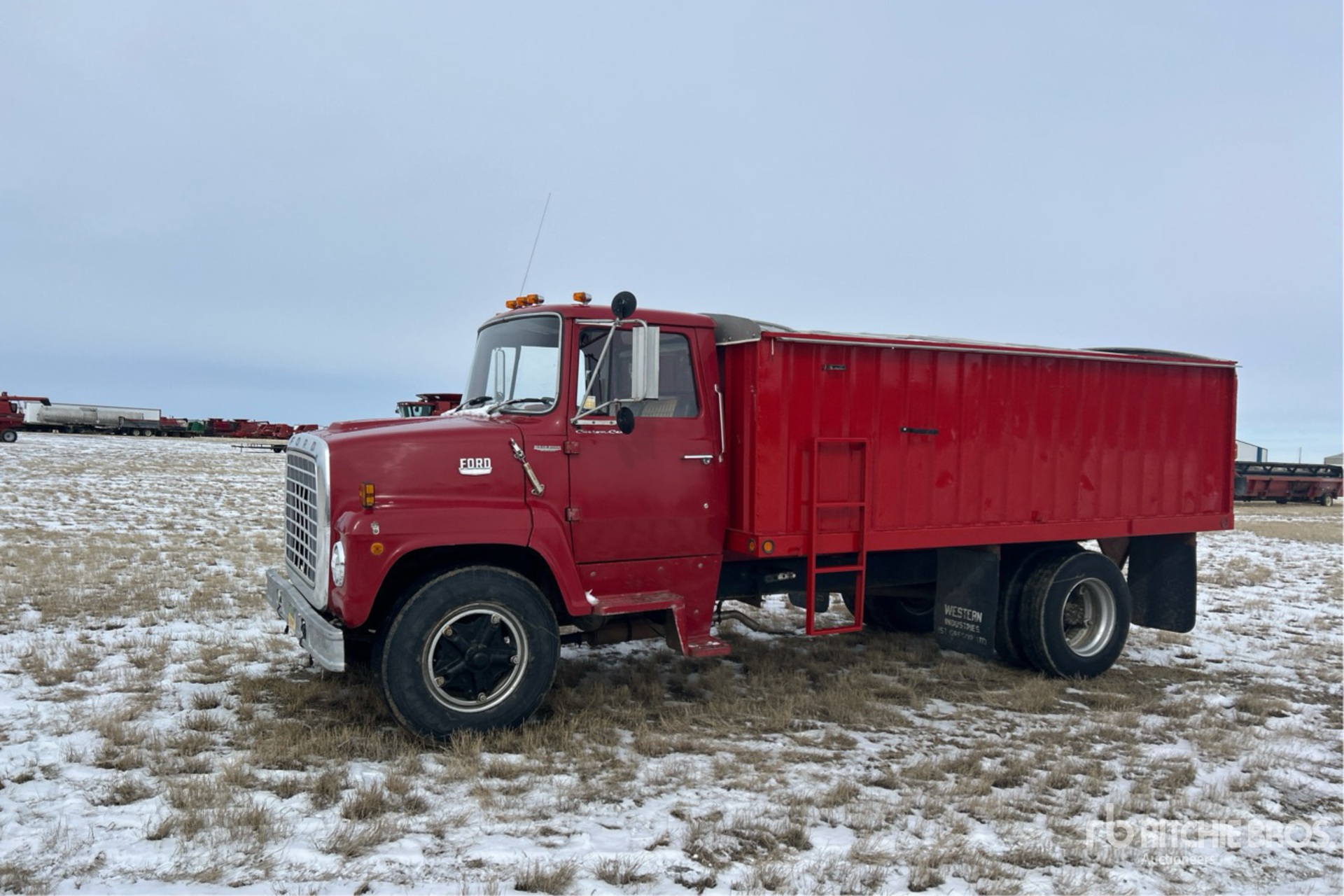 General Appearance with Foto, angolo anteriore sinistro