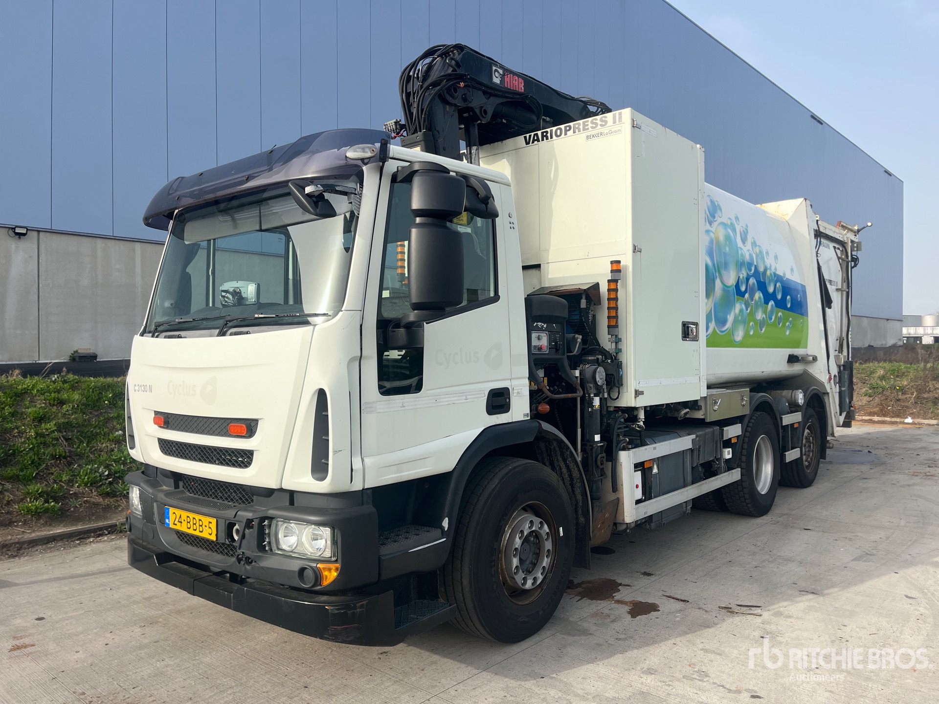 General Appearance with Picture, Left Front Corner