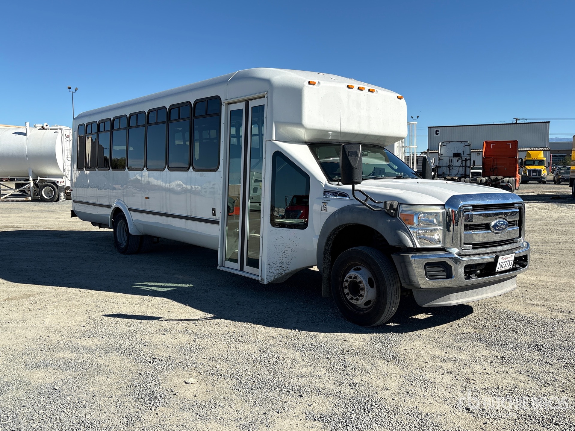 General Appearance with Foto, angolo anteriore destro