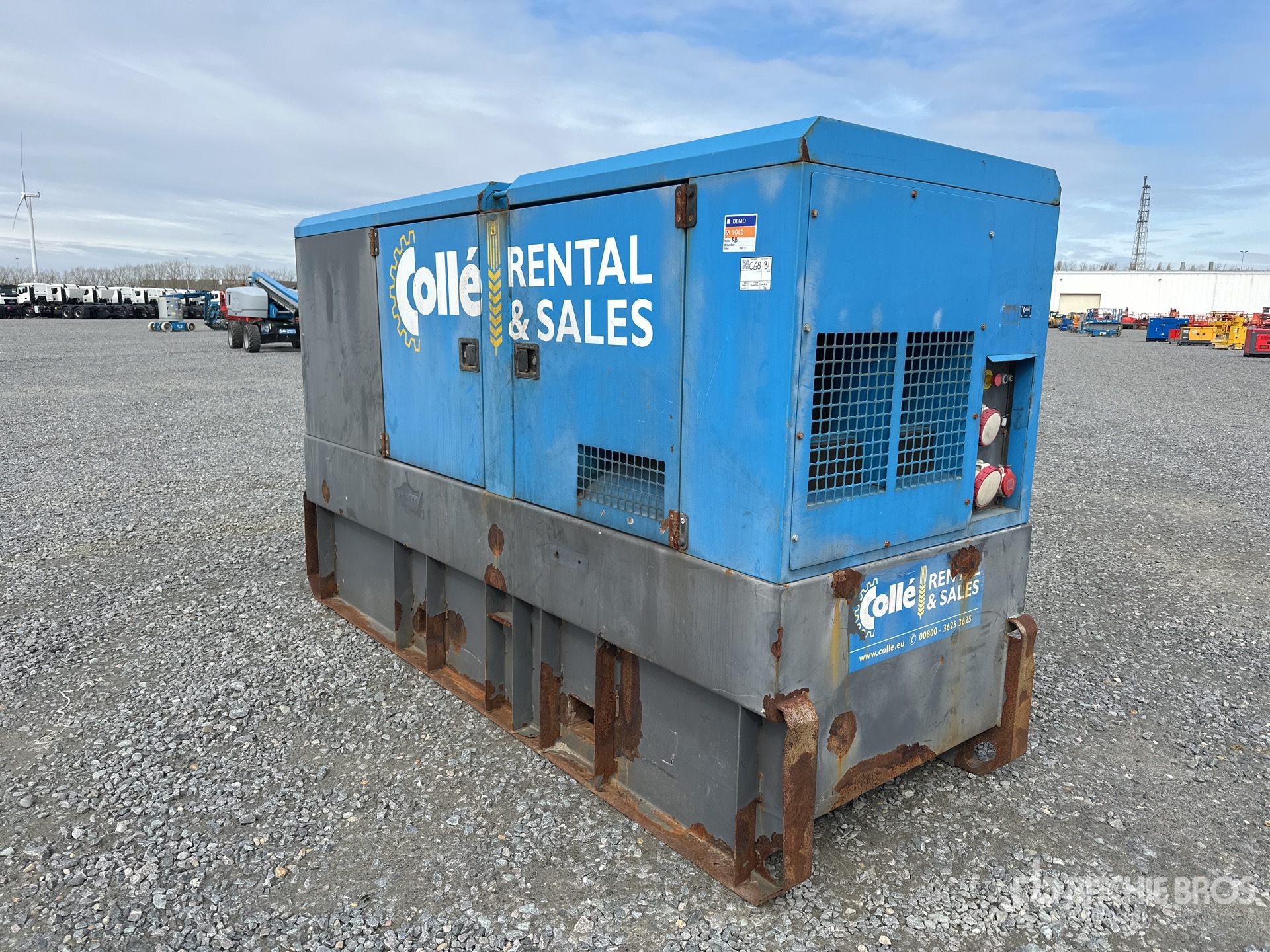 General Appearance with Picture, Left Rear Corner