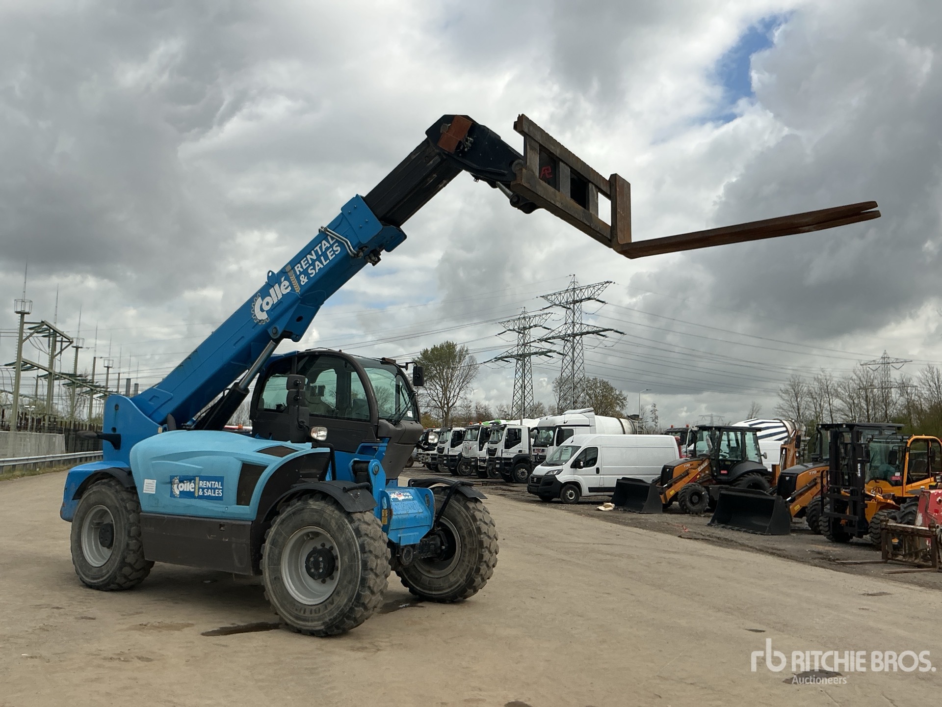 General Appearance with Picture, Right Front Corner