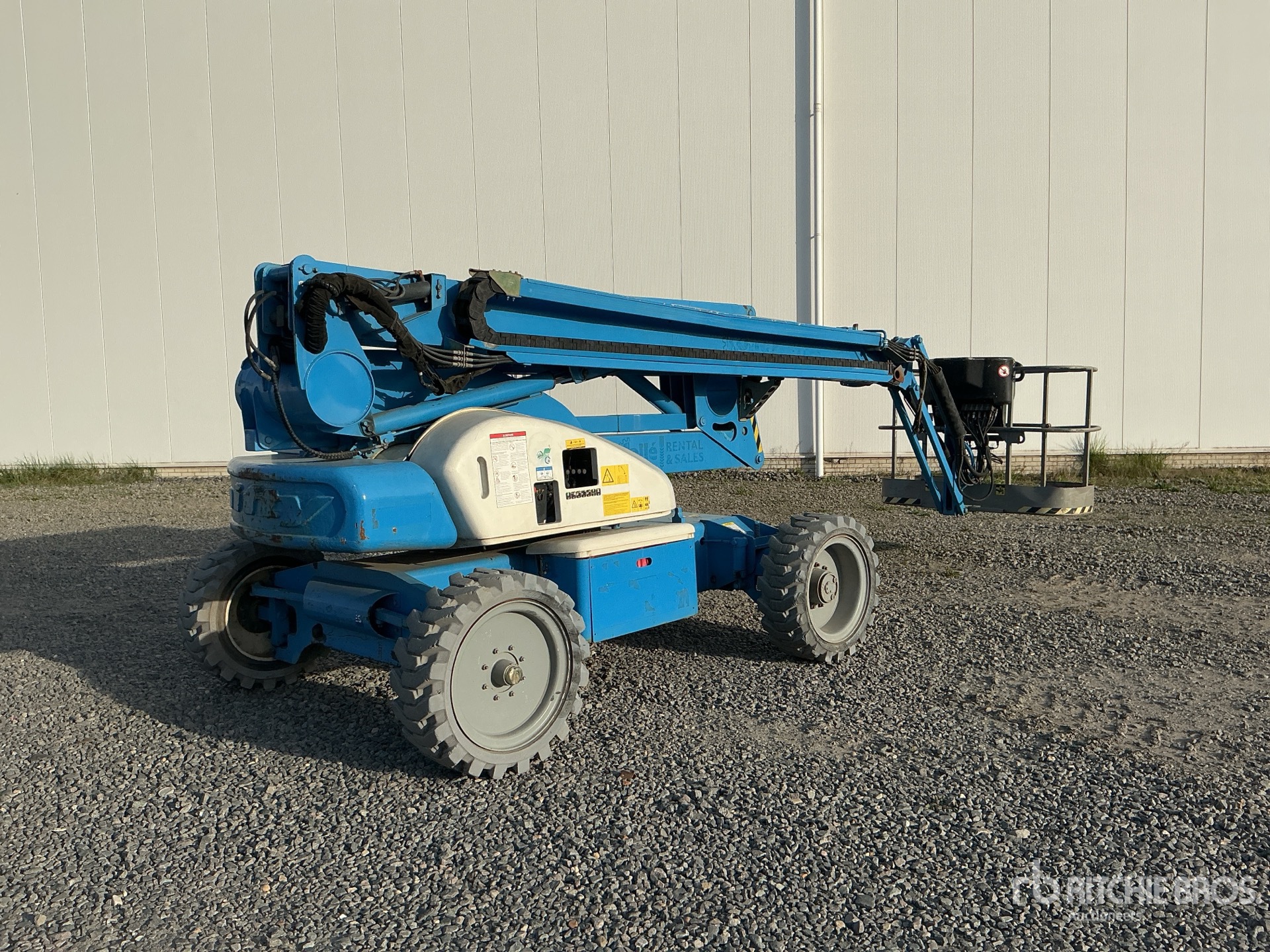 General Appearance with Picture, Left Front Corner