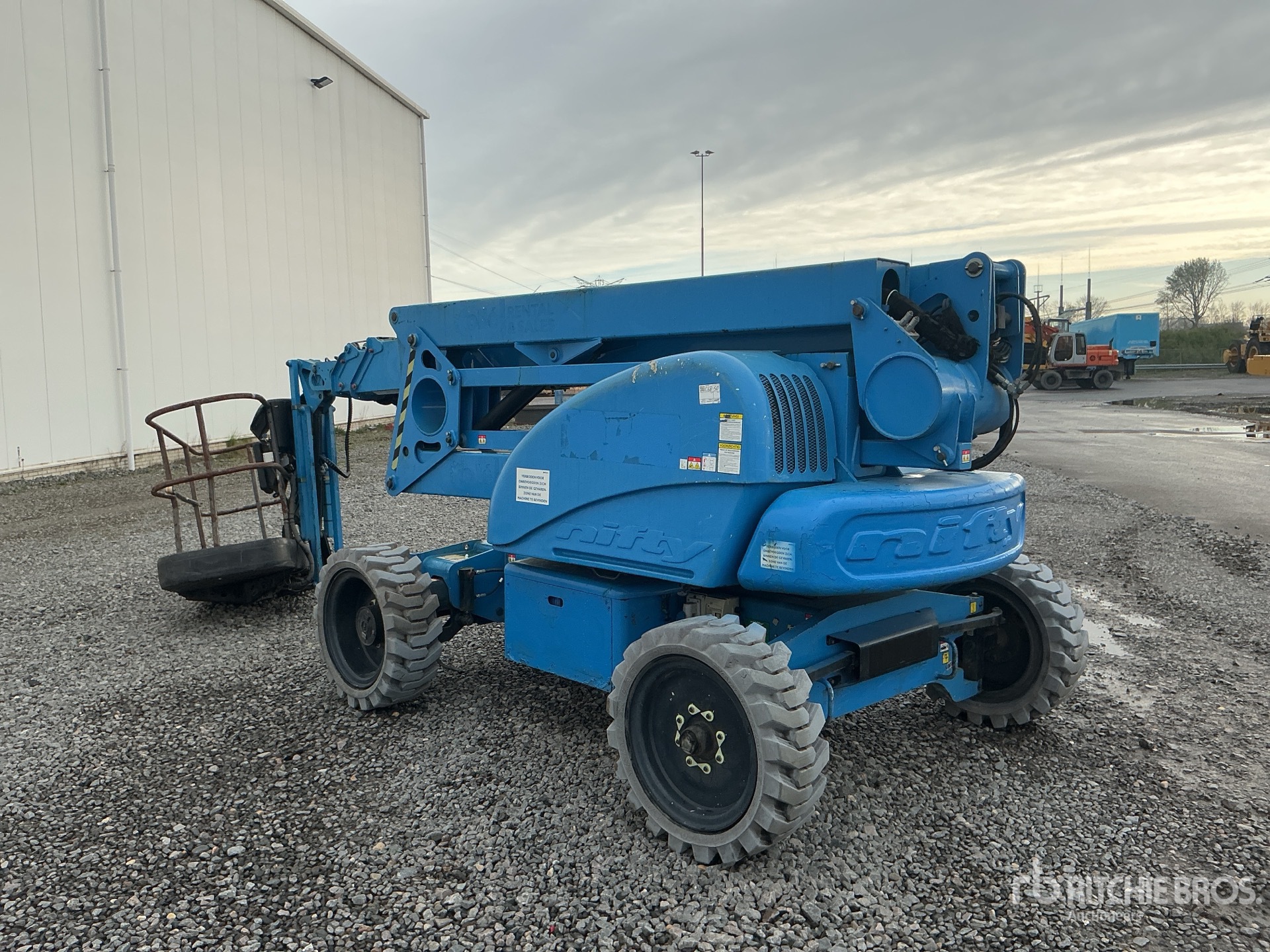 General Appearance with Picture, Right Front Corner