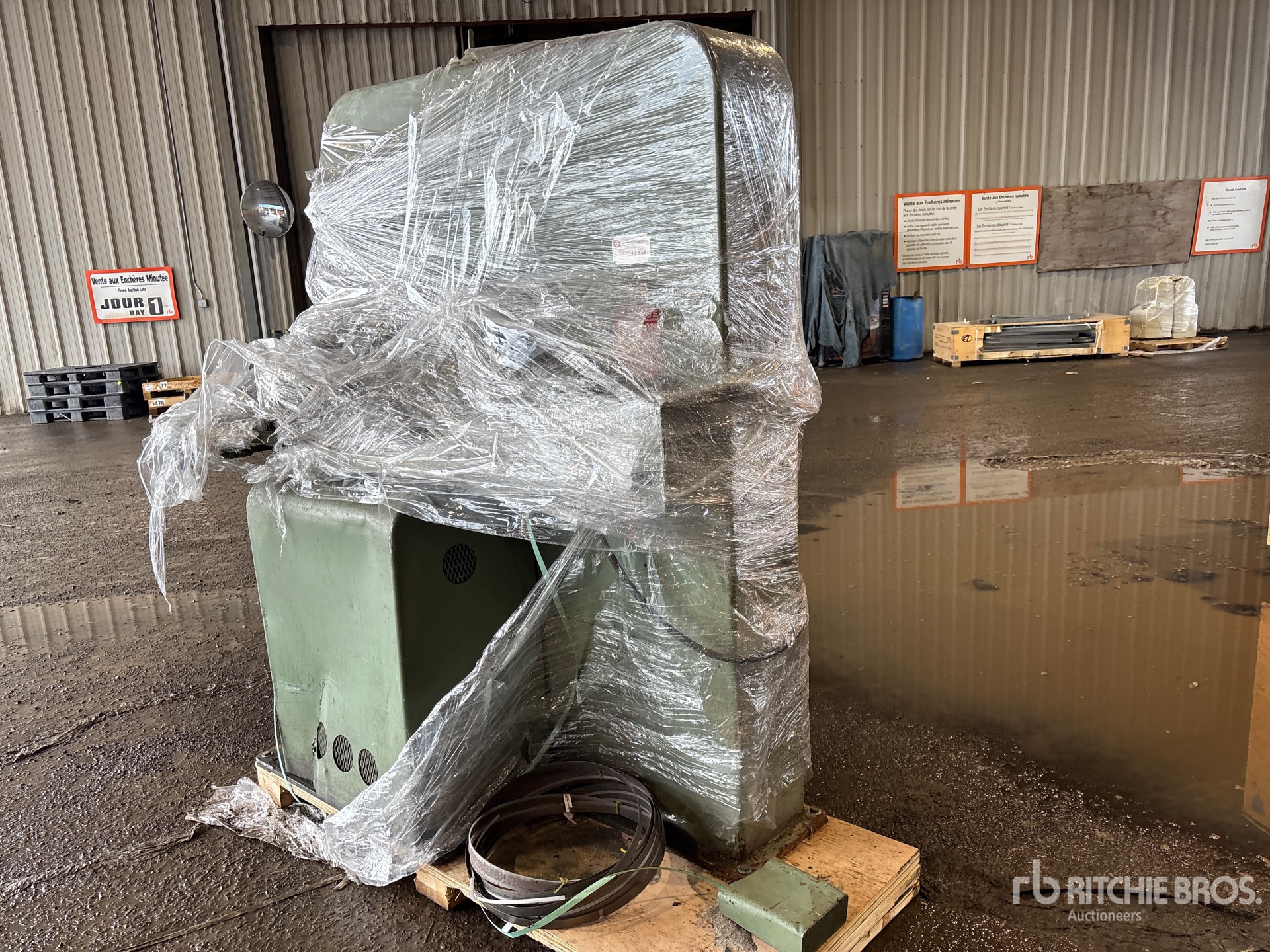 General Appearance with Bild, Ecke hinten rechts