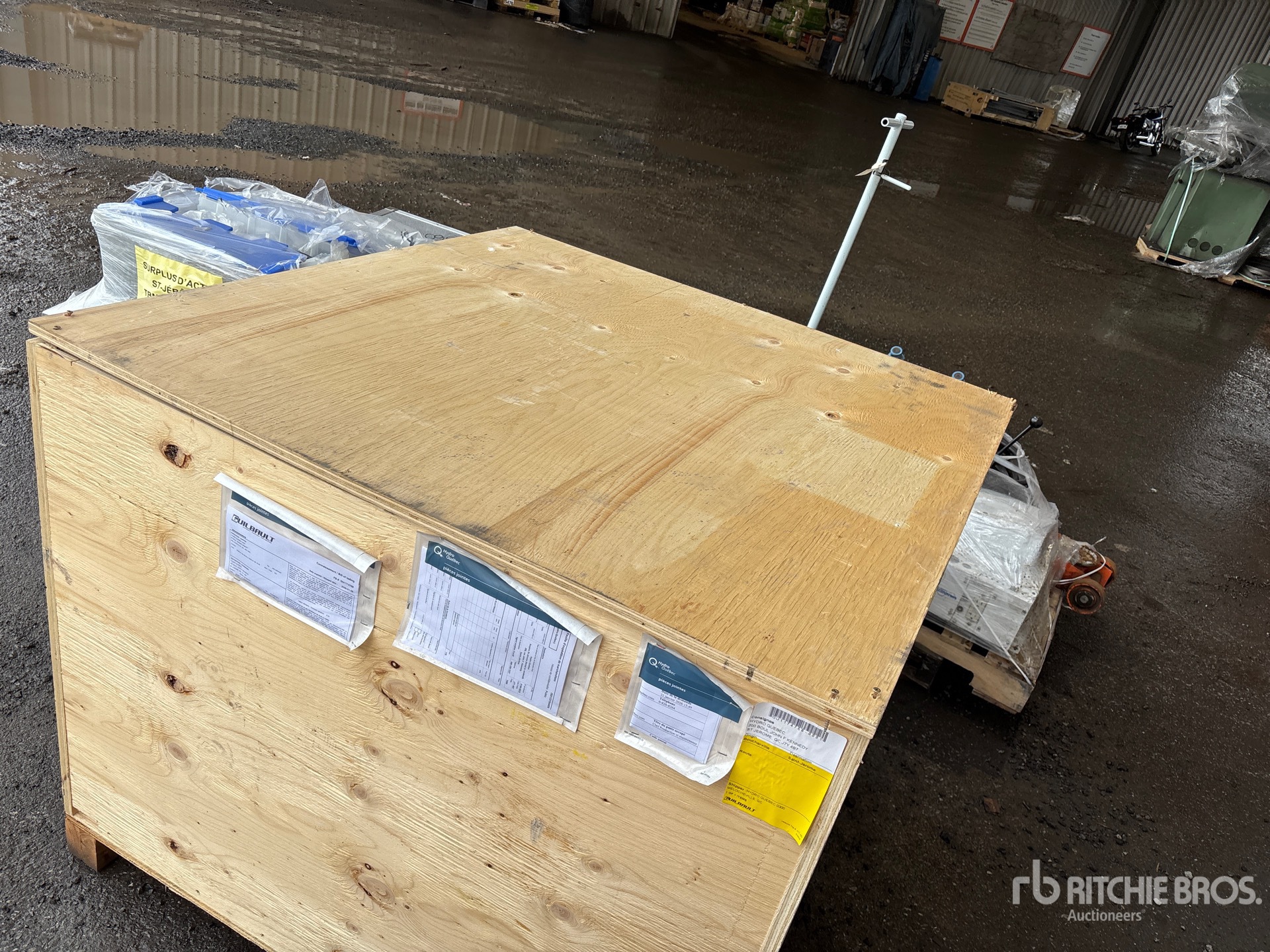 General Appearance with Bild, Ecke hinten rechts