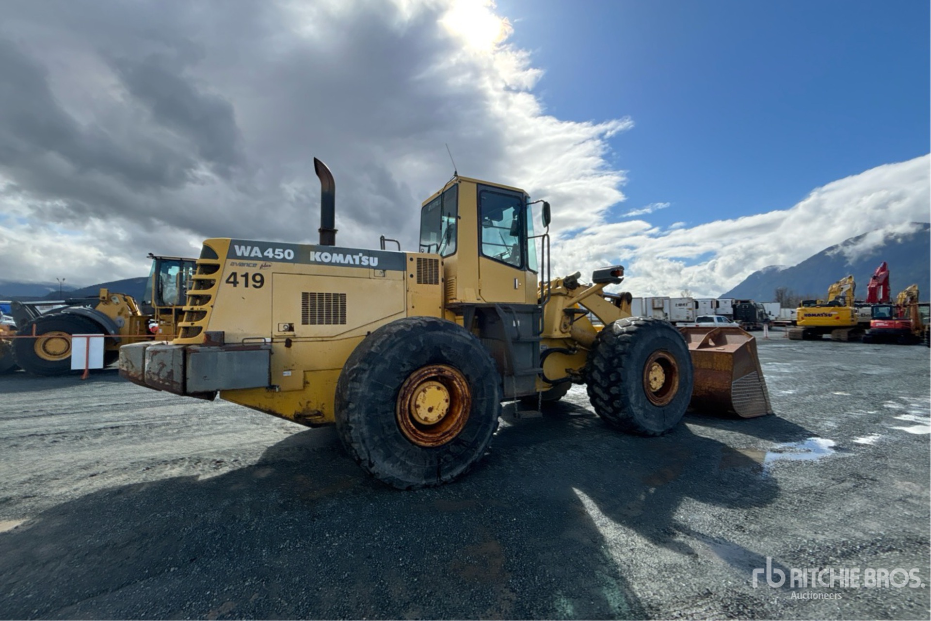 General Appearance with Picture, Right Rear Corner